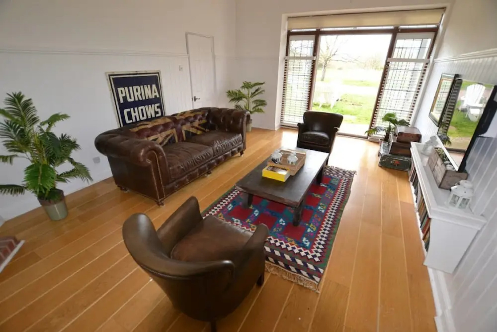 Cherry Blossom / 2-bed Home on Osea Island, Essex