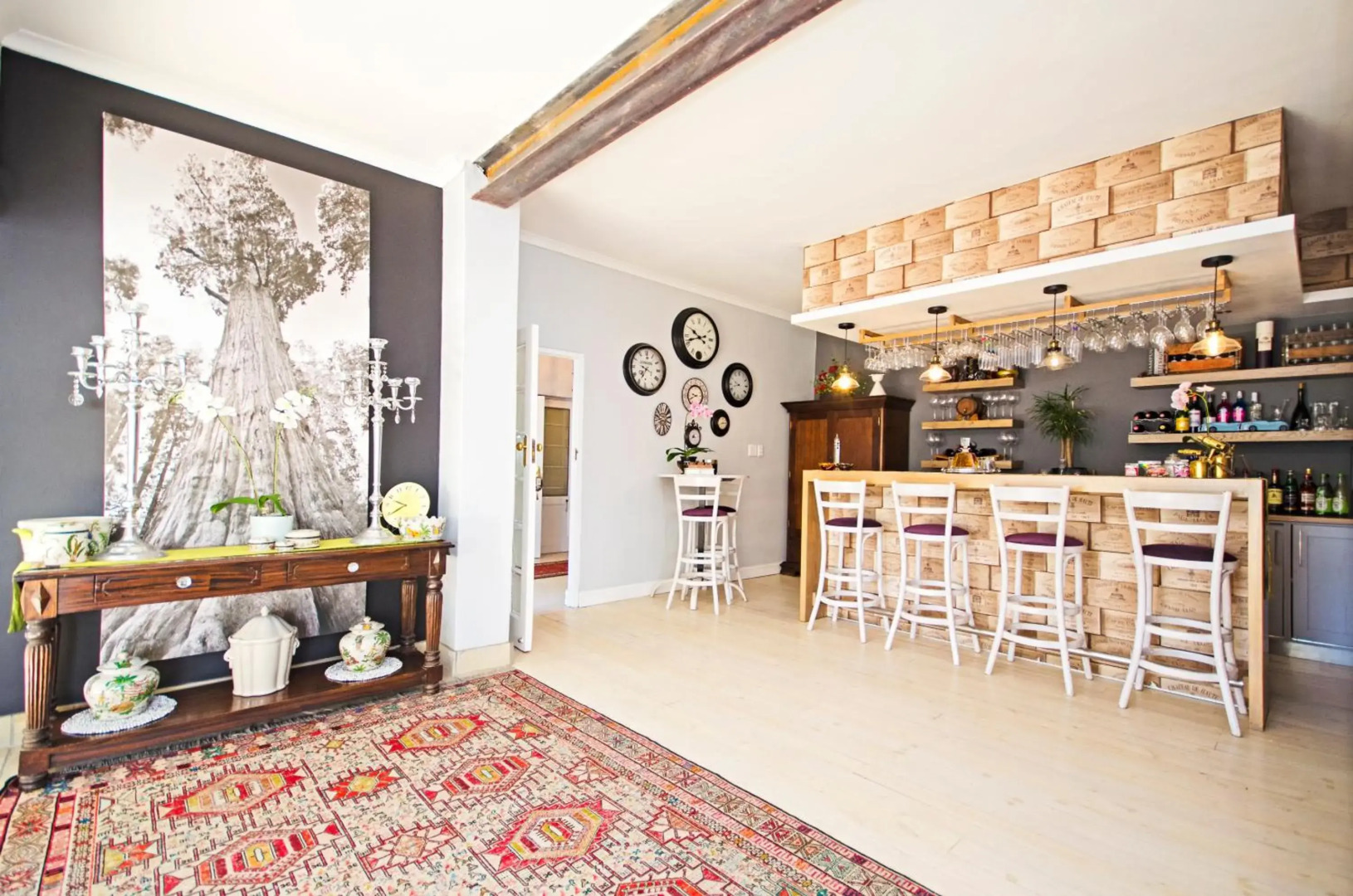 Lodge on Main Guest House and Conference Centre