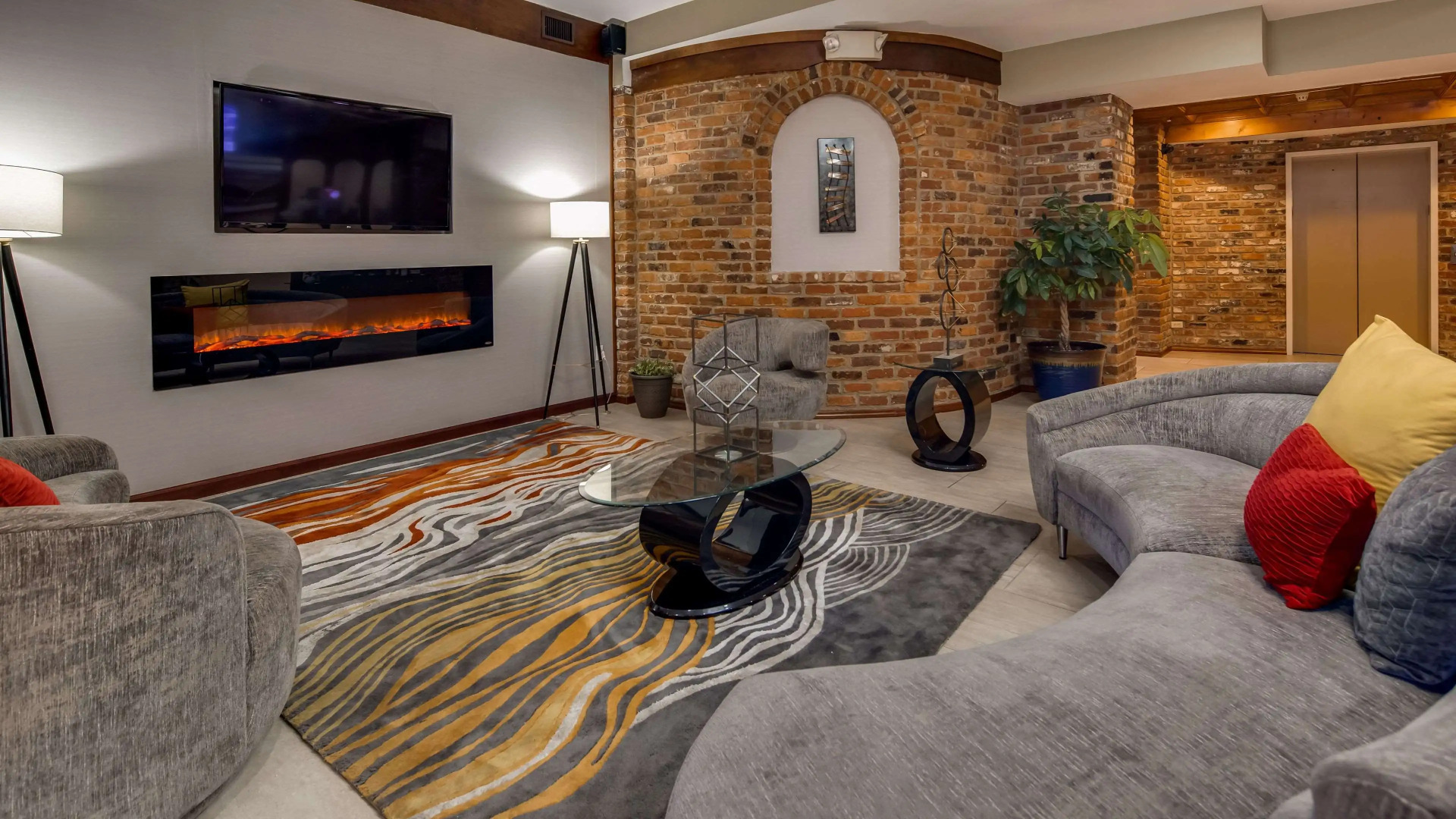 Best Western Plus Governor's Inn