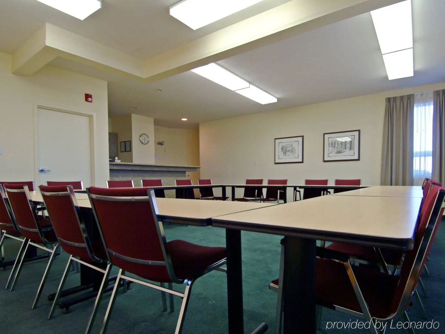 Lakeview Inns & Suites - Okotoks