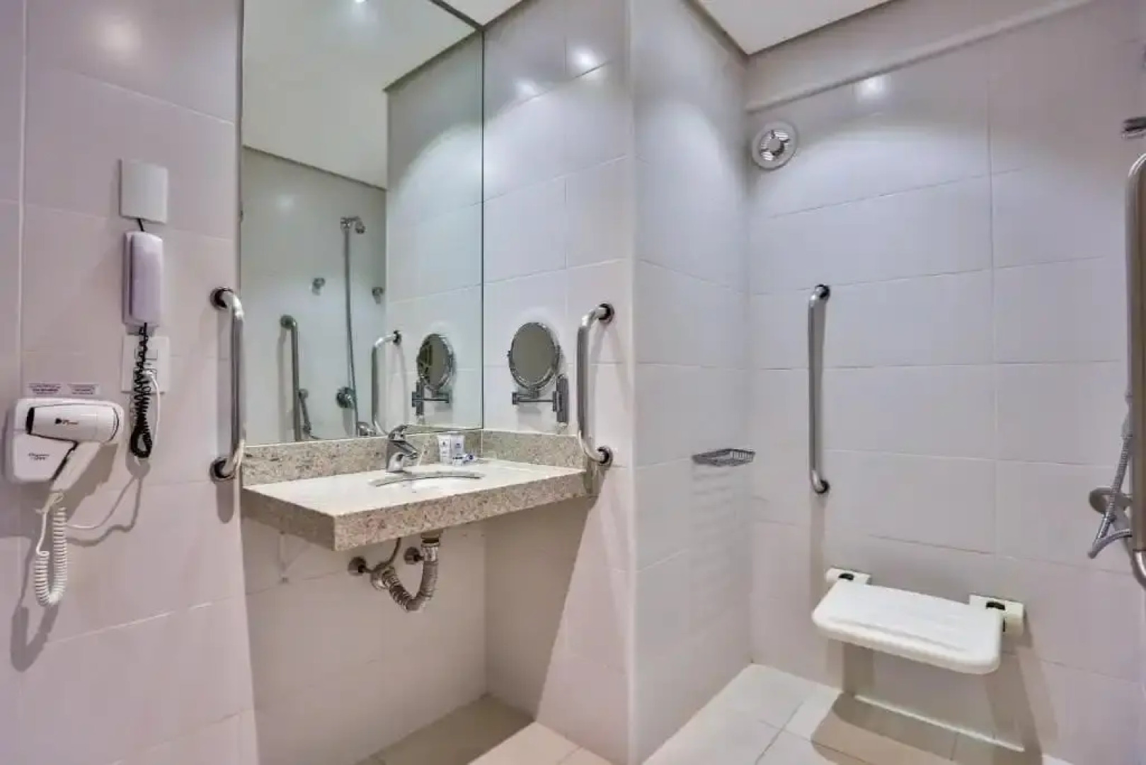 Casa Vila Pinhal Broa