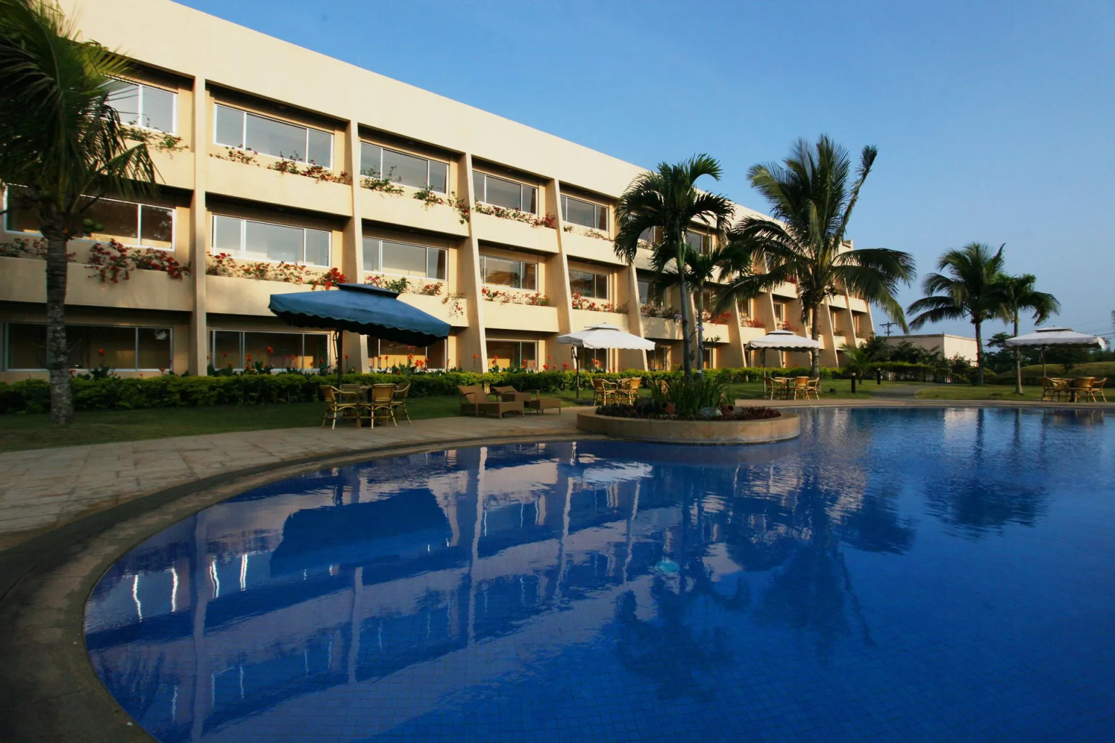 Taal Vista Hotel