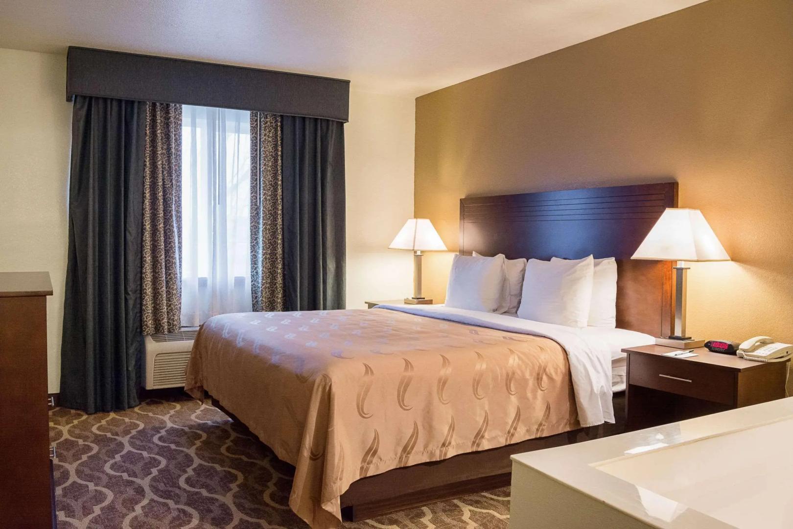 Quality Inn & Suites Vancouver North