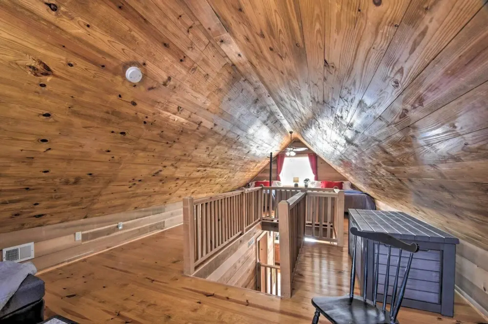 The Lake Place Cabin w/ Golf Cart & Free Kayaks!