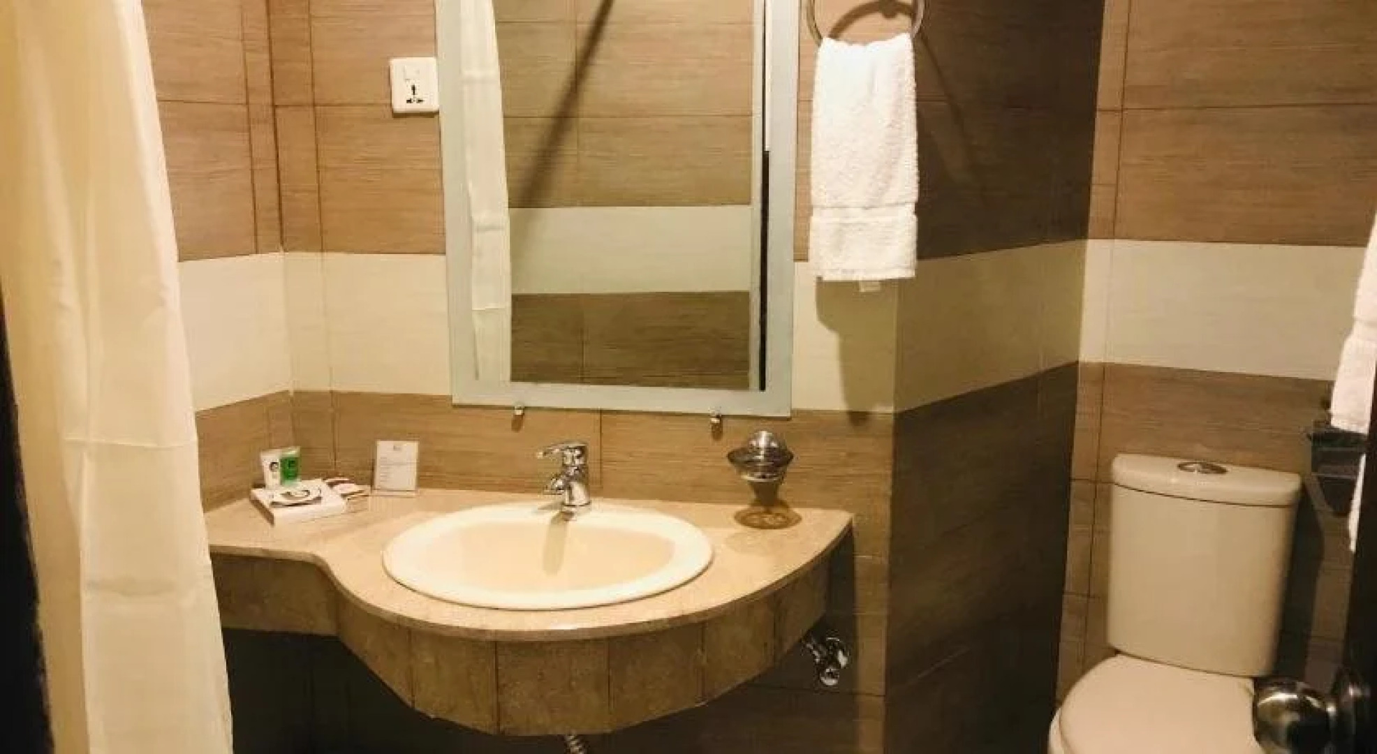 Hotel One Mall Road Murree