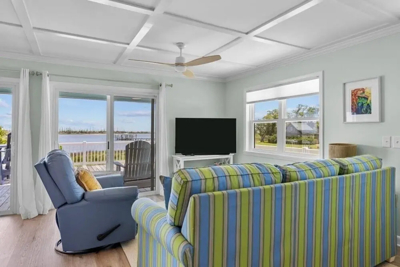 Sunrise Sound Cottage 3 Bedroom Home by RedAwning