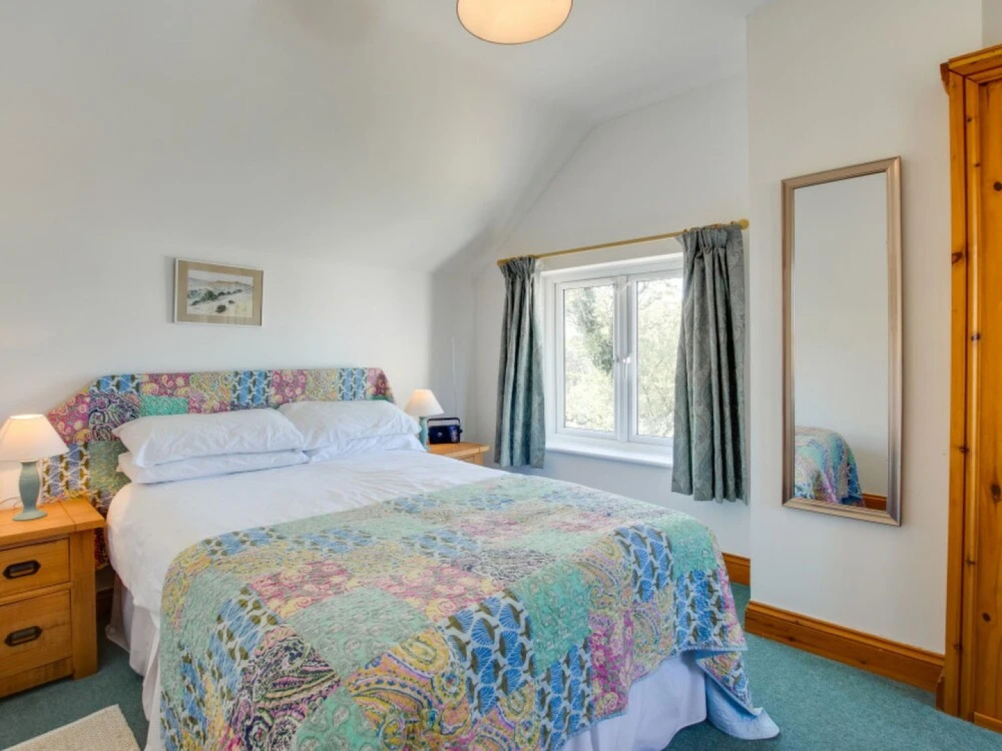 Dau Draeth Dinas Cross