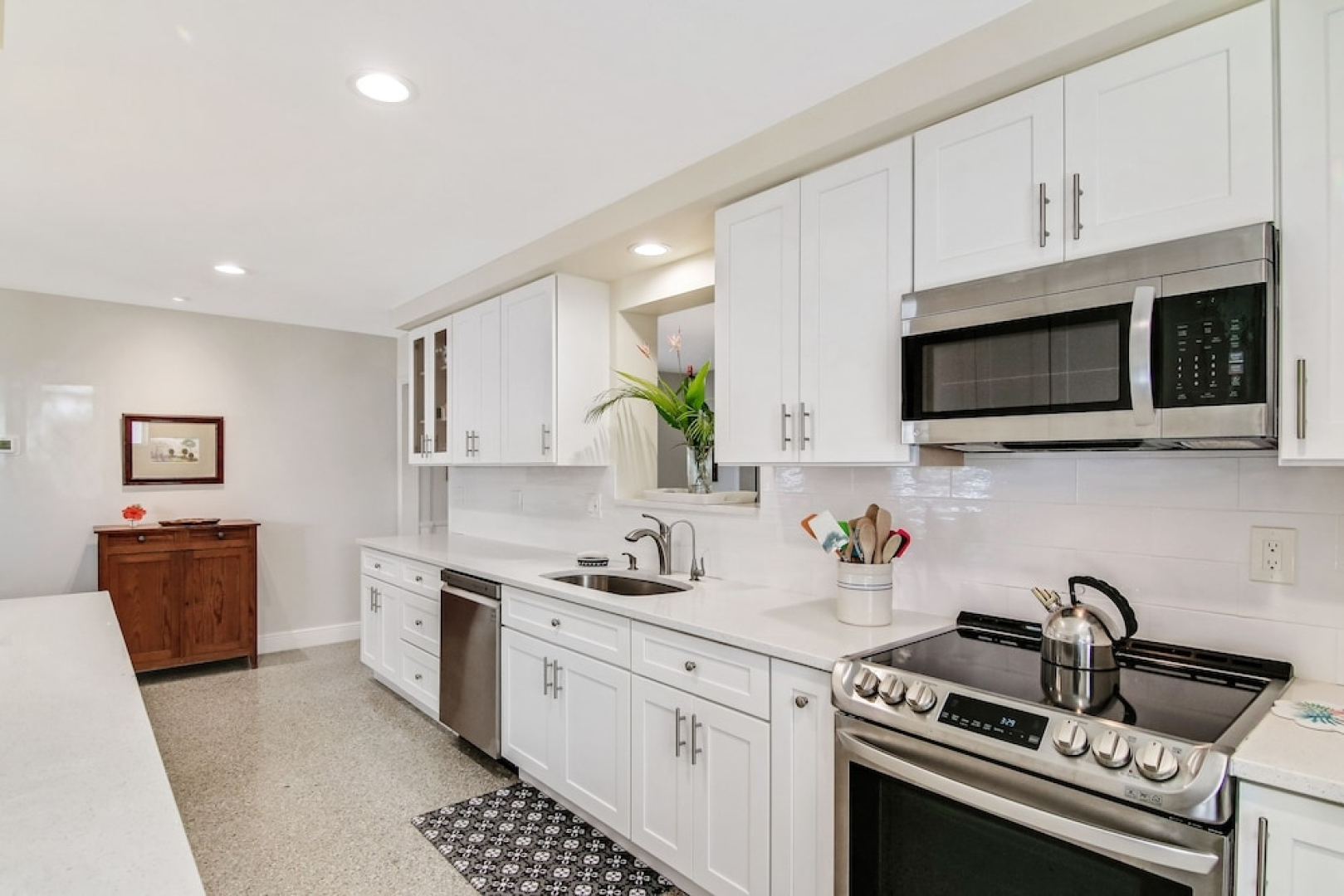 Mango House Immaculate 3 BDR in Boynton Beach!