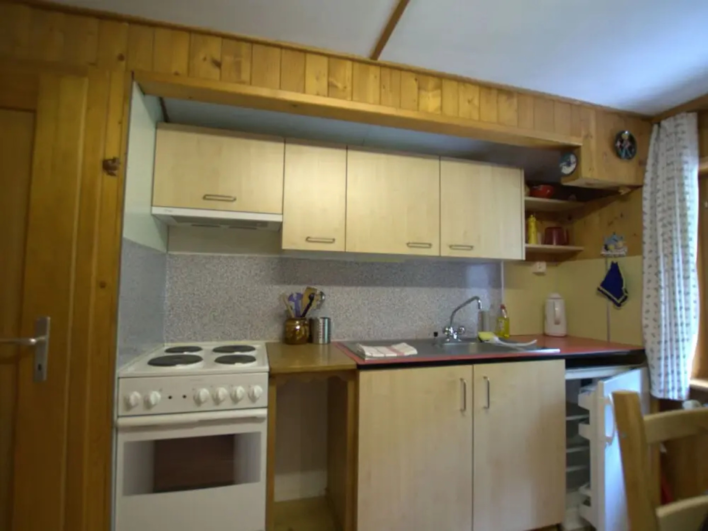 Neat House With View at the Mountains Near Lake Brienz
