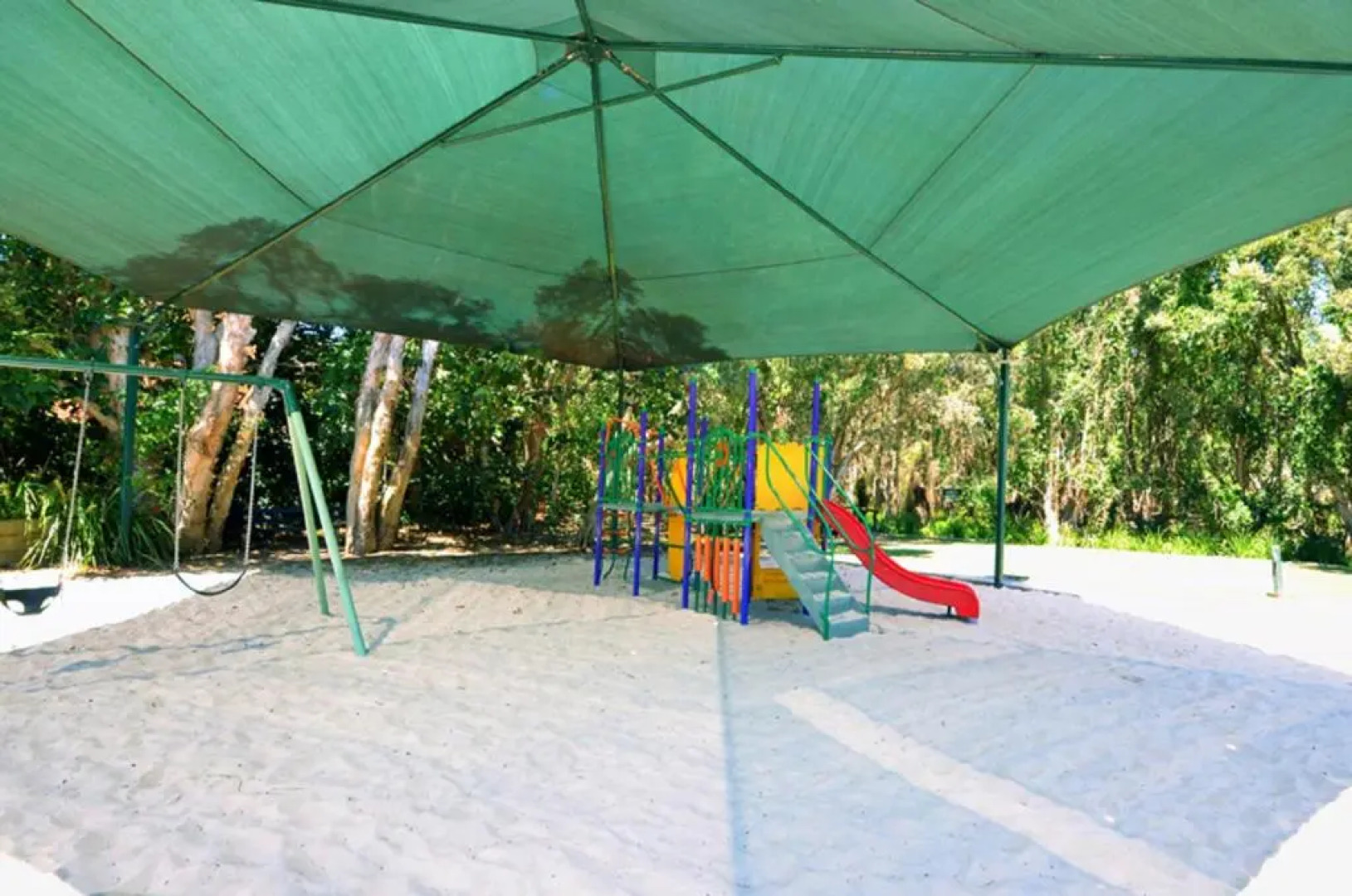 Bluey's Beach House - 5 Bedroom