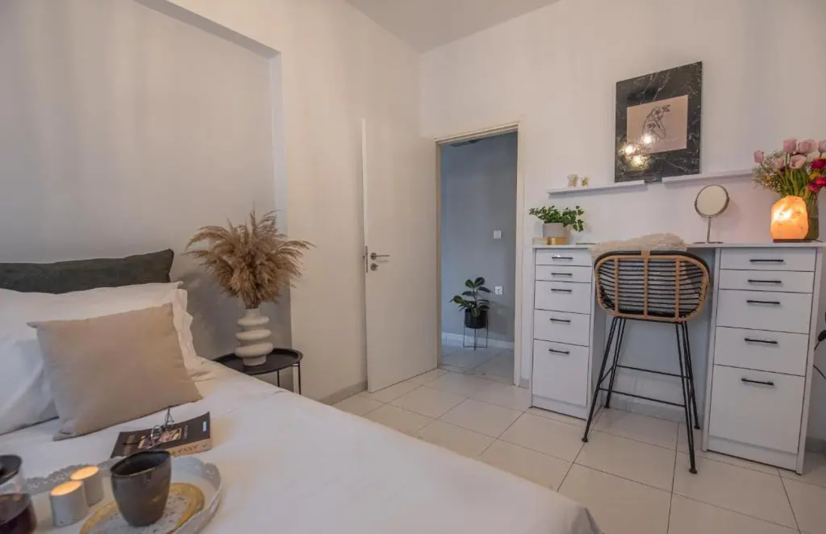 Inconceptual apartment