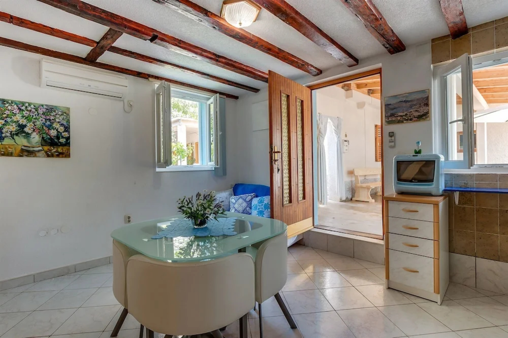 Apartments and Room Rukonic
