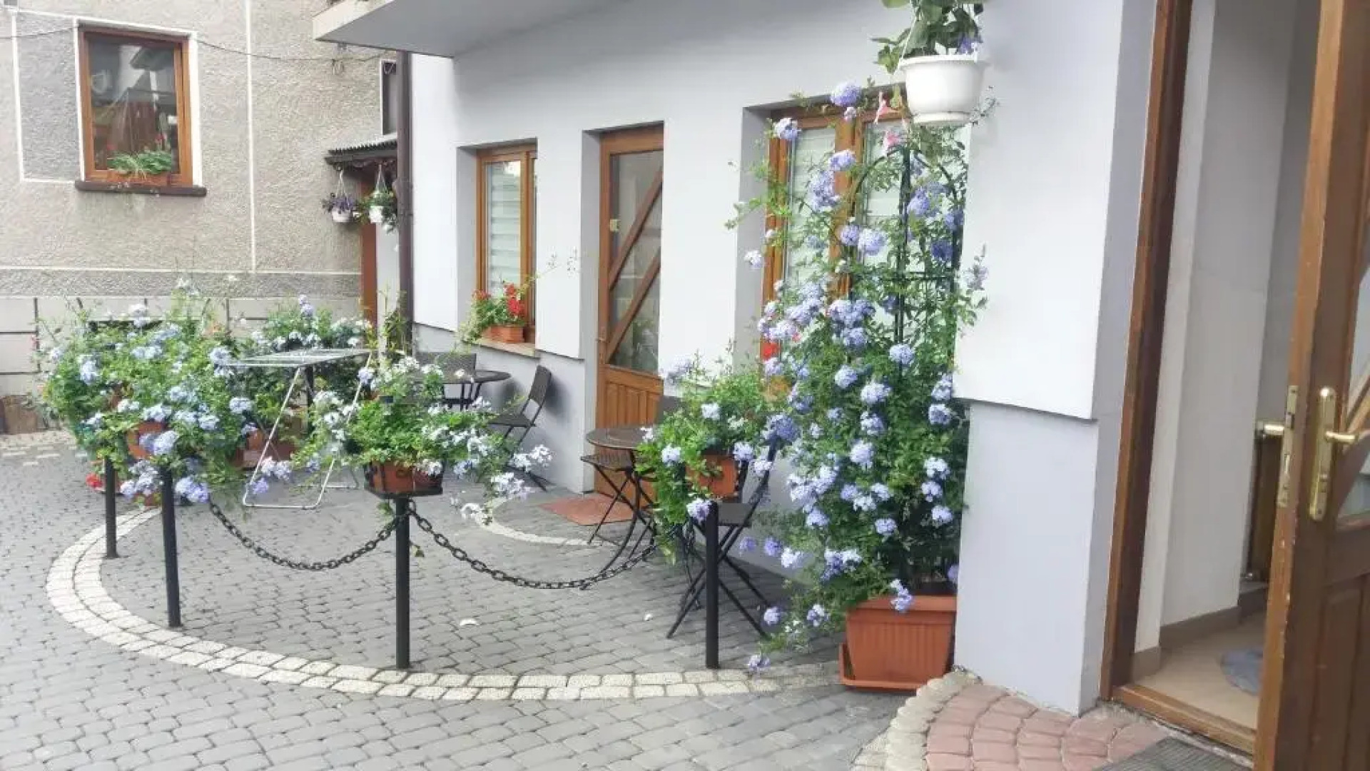 Pokoje do Wynajęcia u Lusi