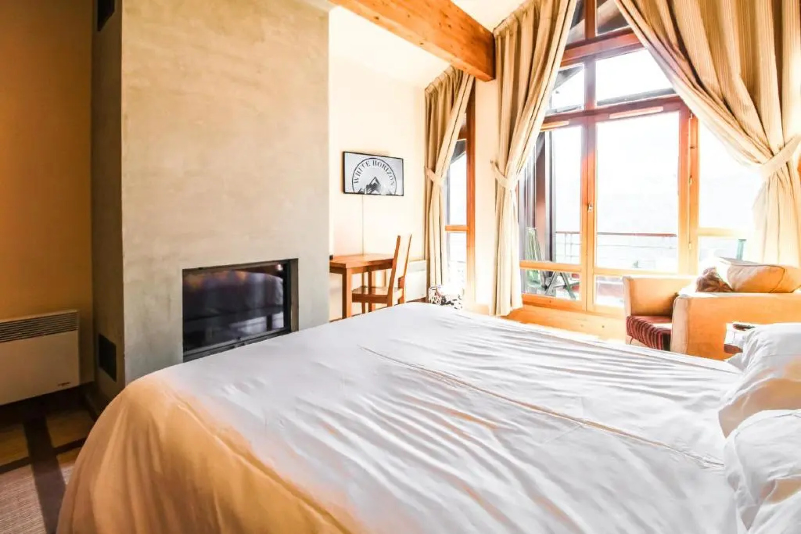 Exceptional 3 bed Penthouse with fireplace and stunning views