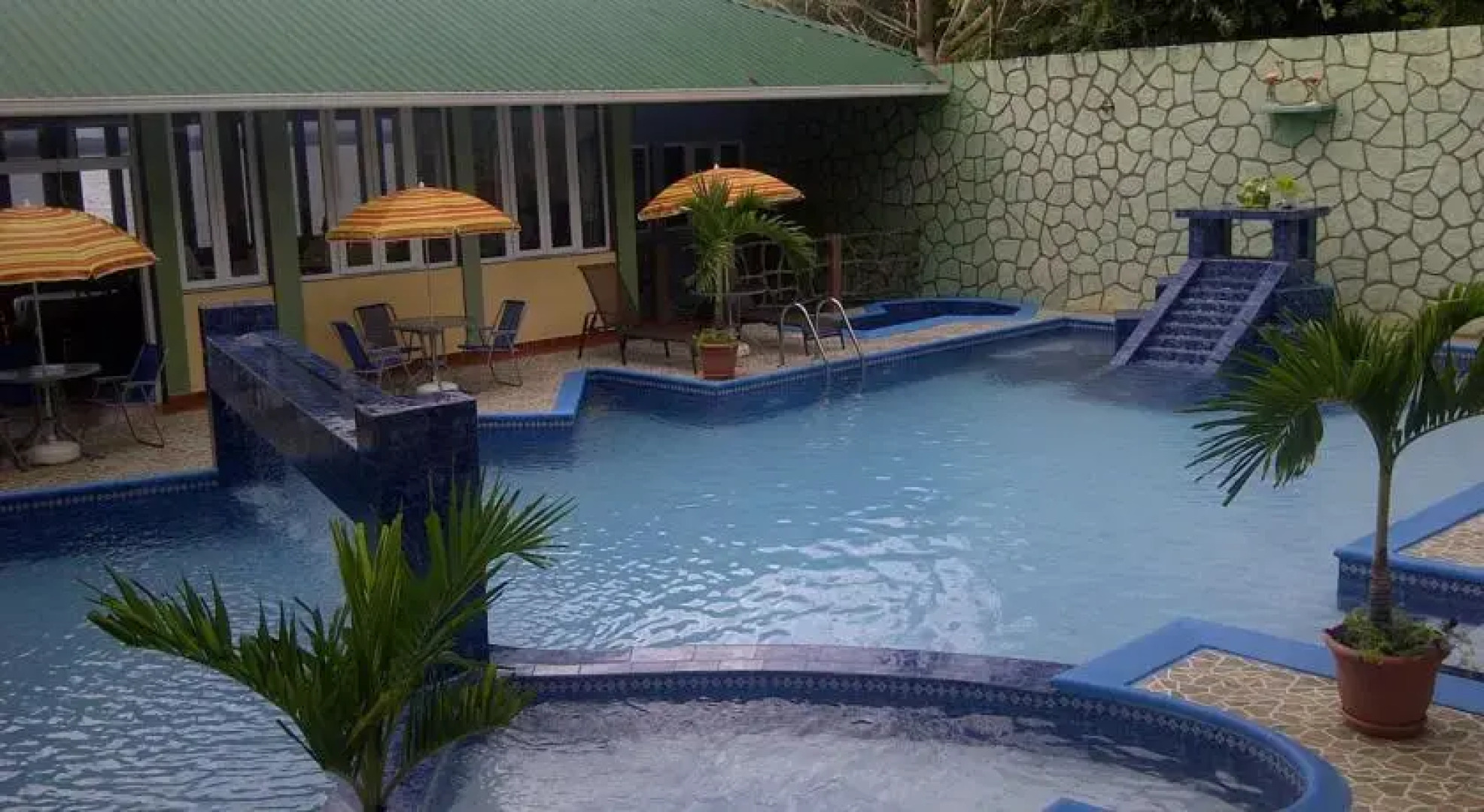 Hotel y Restaurante Ribiera del Lago Peten Itza