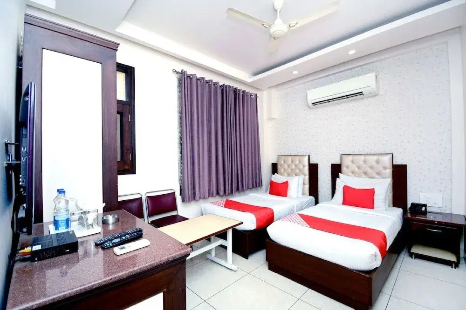 Leela Residency By OYO Rooms