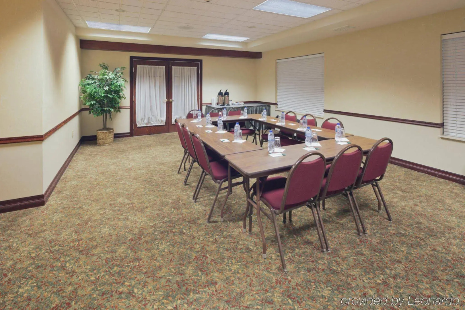 Country Inn & Suites by Radisson, Appleton Airport - Fox River Mall Area