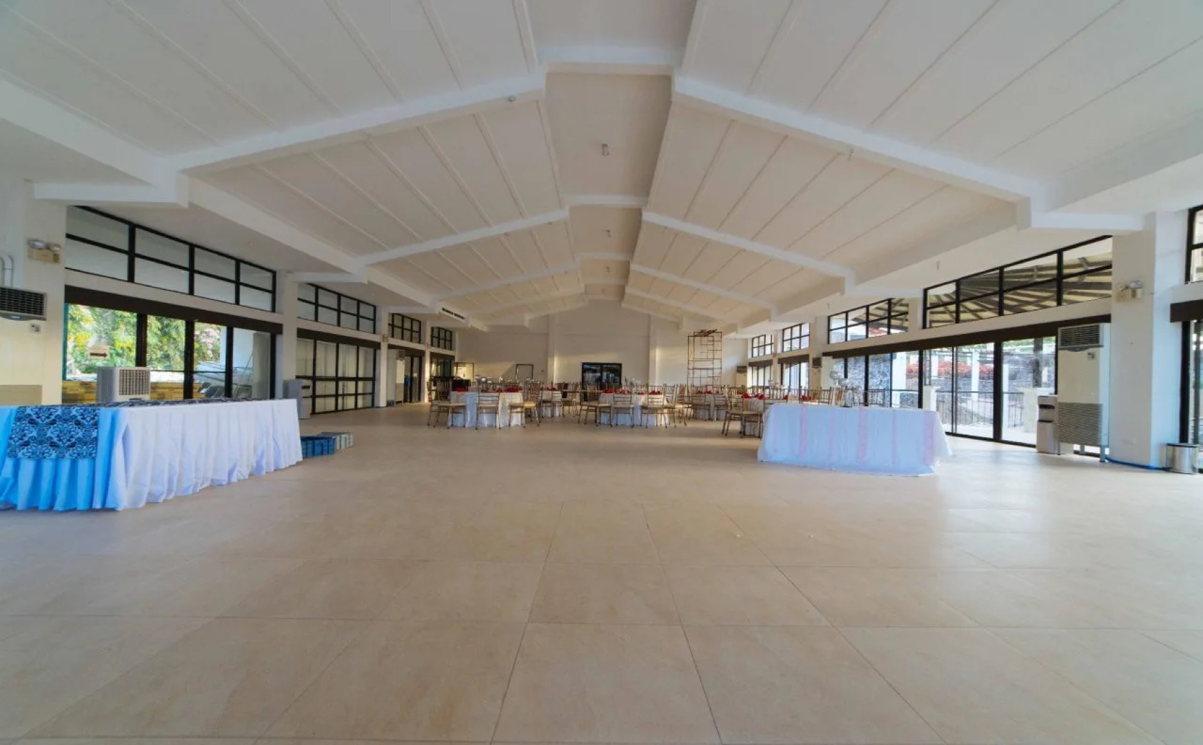 WhiteWoods Convention & Leisure Hotel