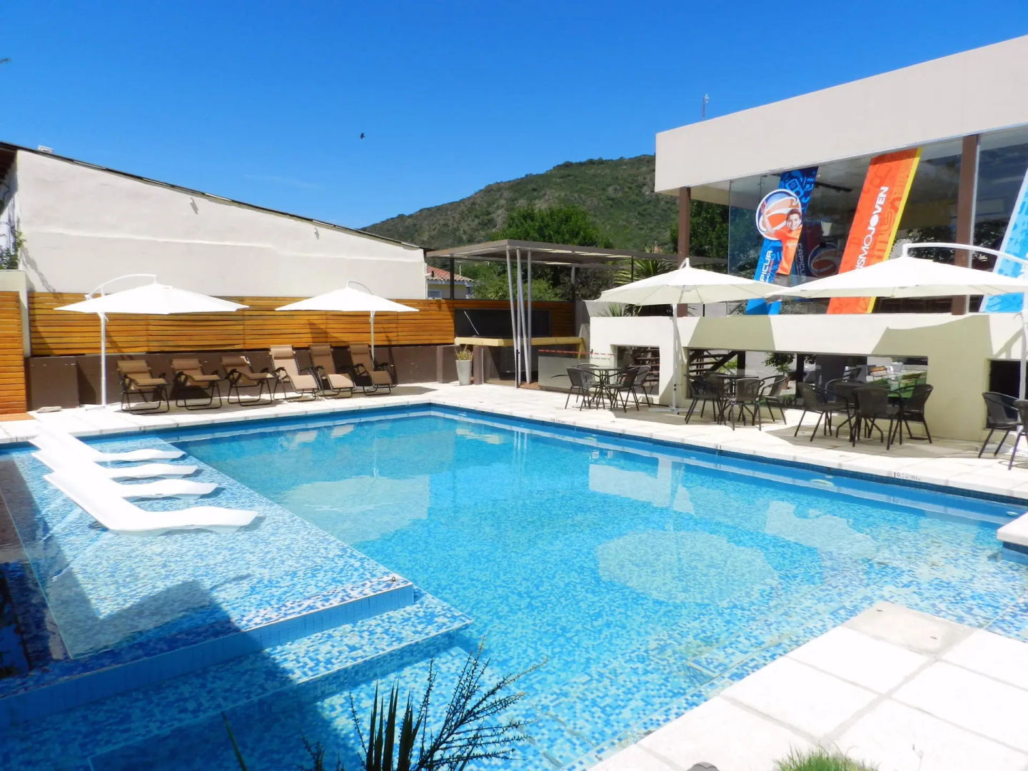 Piazza Hotel