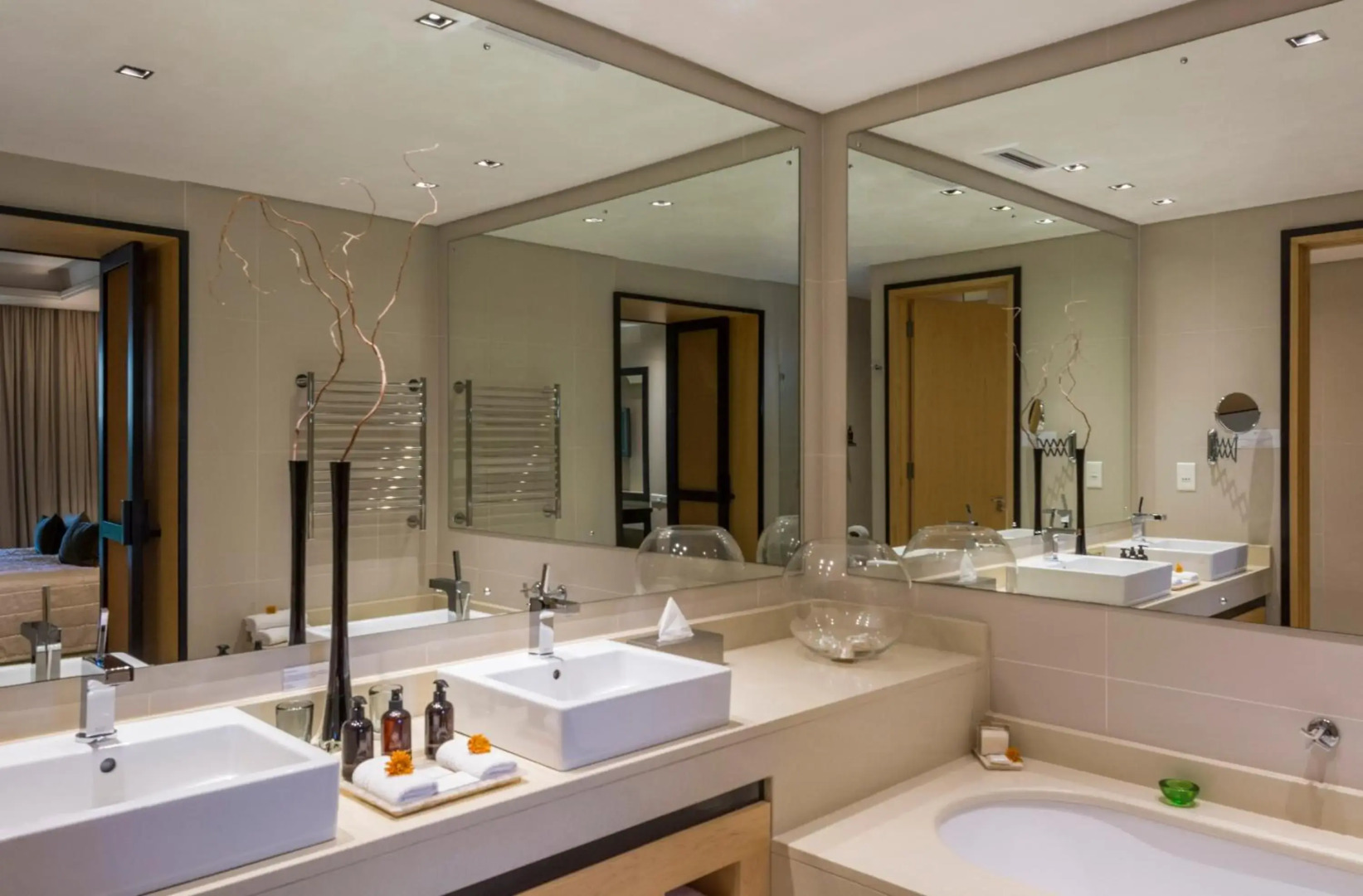 No5 Boutique Art Hotel by Mantis