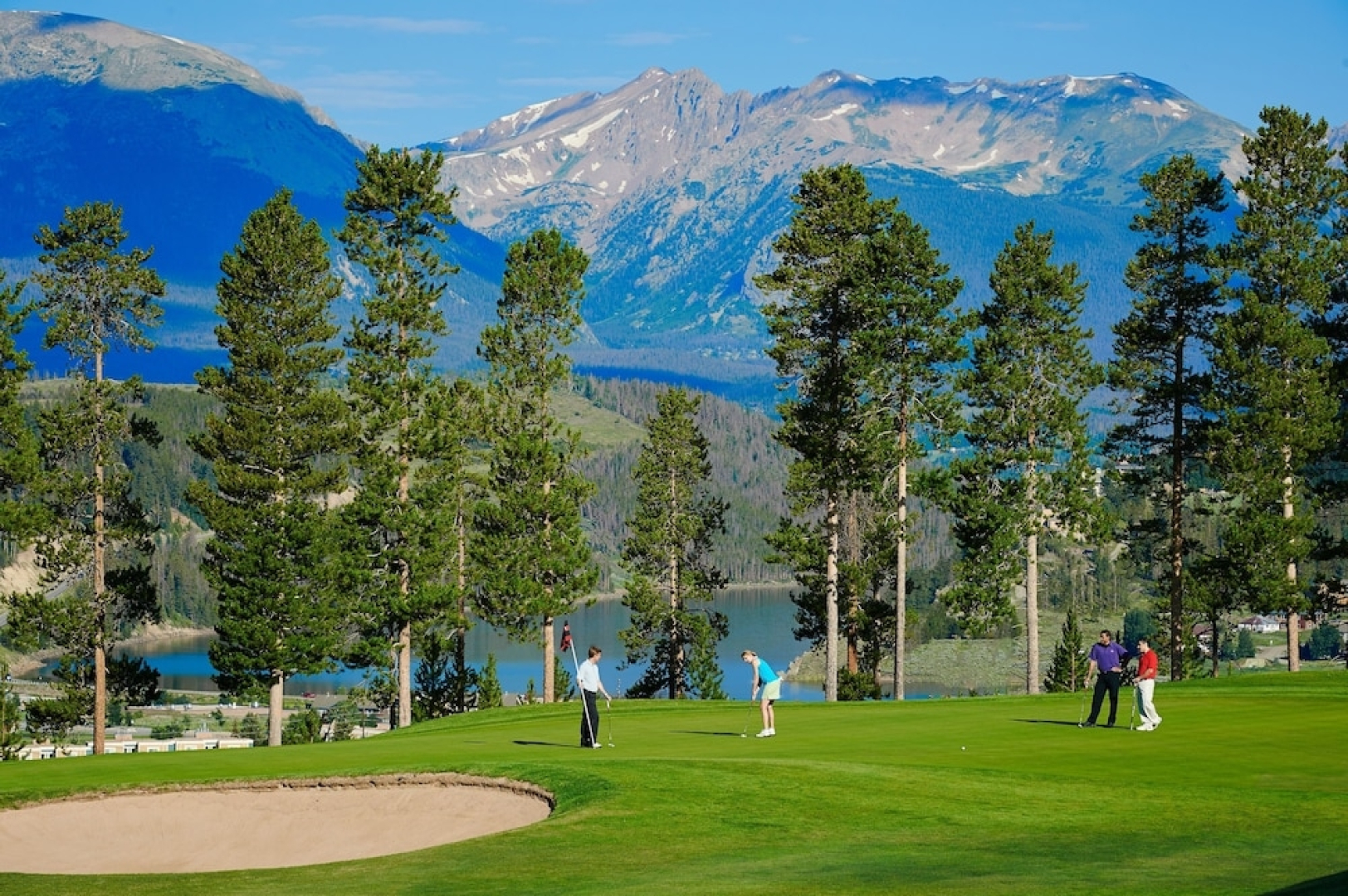 2BR/2BA Condo on Shuttle Route - Wild Irishman 1015 - Pool & more!