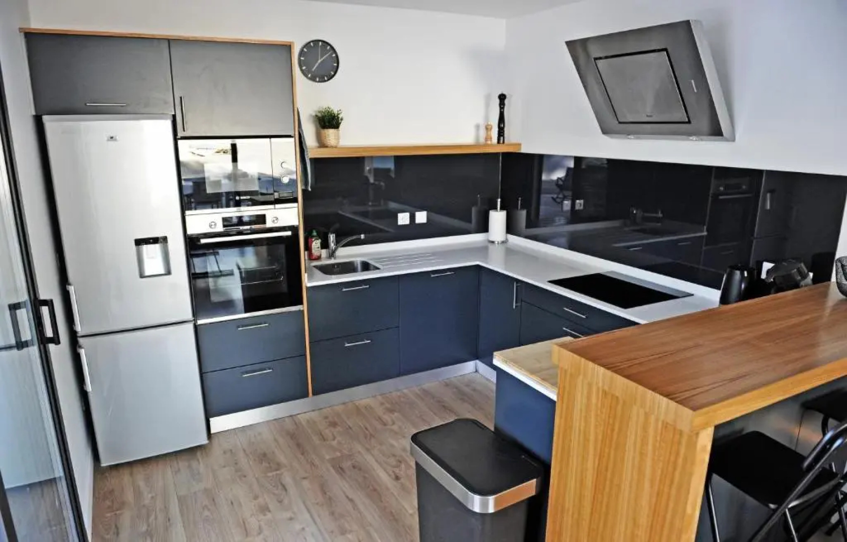 Villa-jacuzzi-1chb-jardin-10minsAixEnPce-QuartierChic