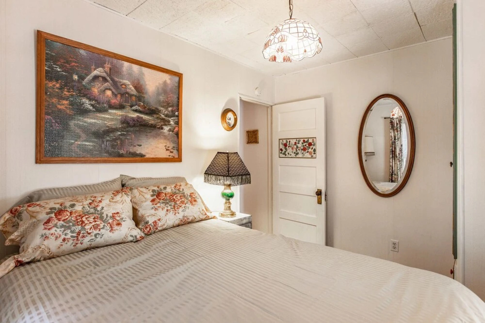 The Cottage - Charming Home 2 Bedrooms 2 Bathrooms Home