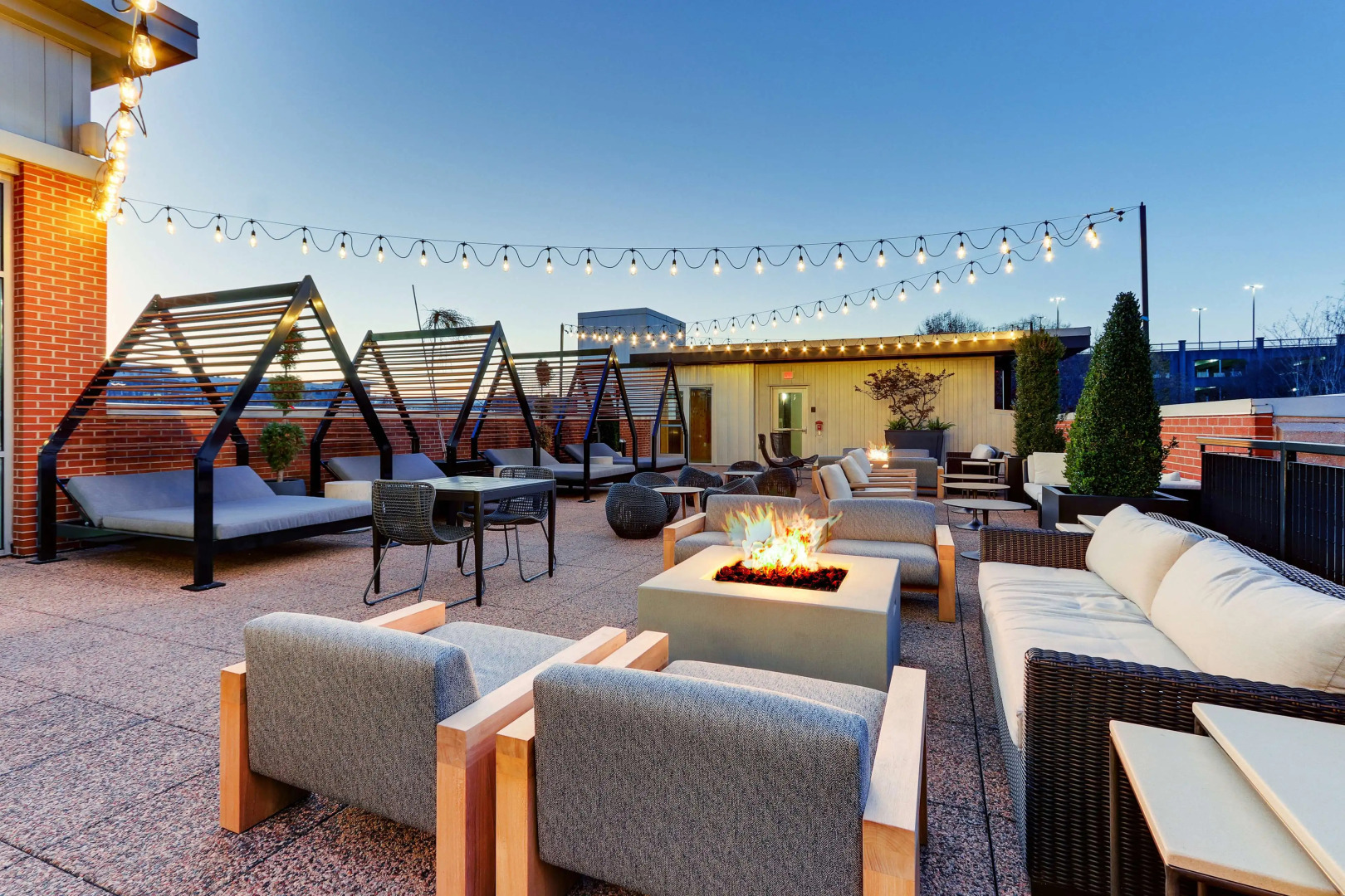 The Chattanoogan Hotel, Curio Collection by Hilton