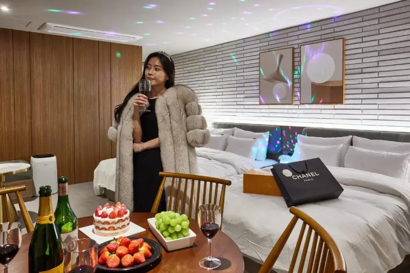 Pohang Terminal Brown Dot