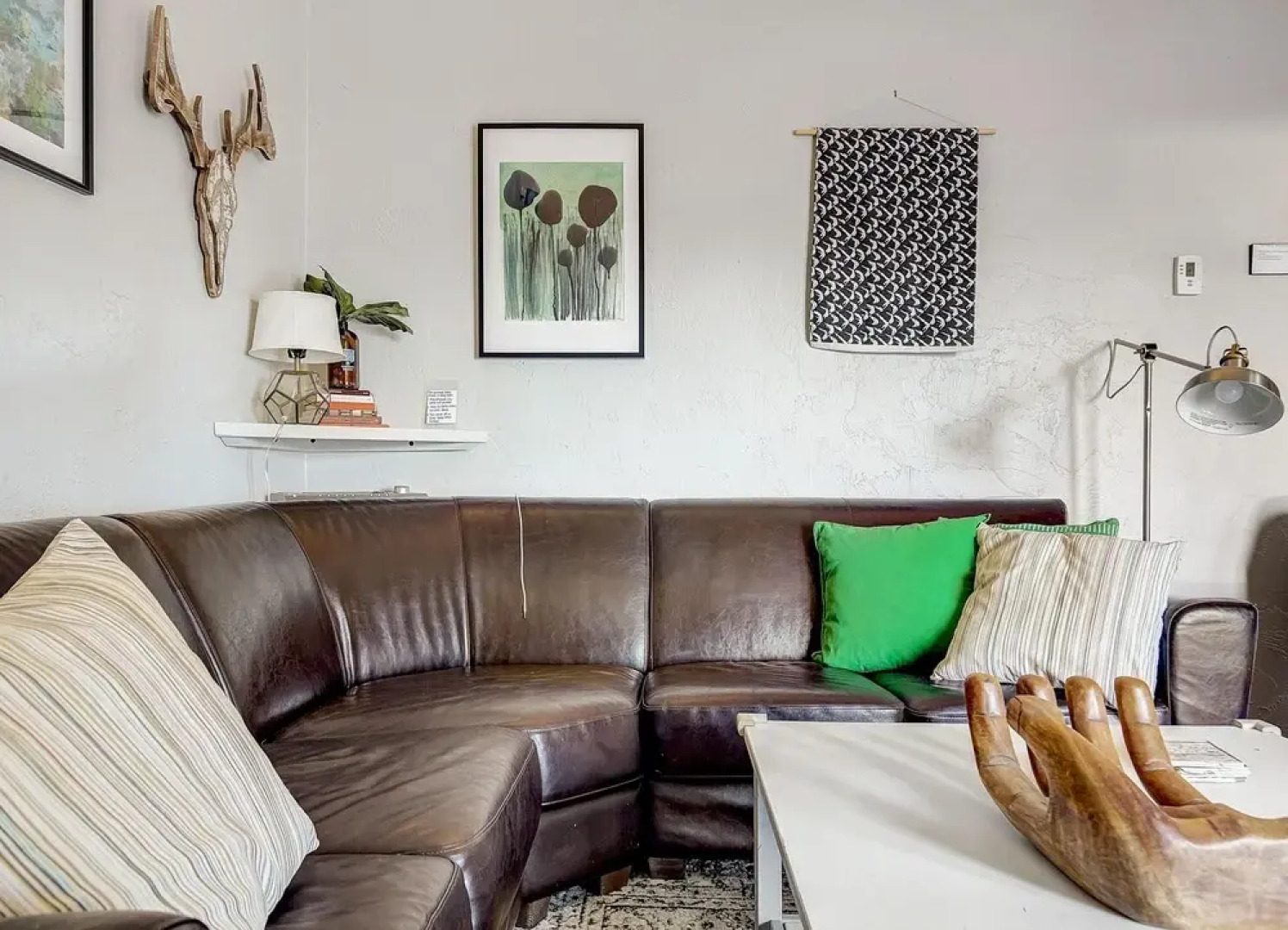 Klo6985 - Huge Home with Backyard Hot Tub! Parking