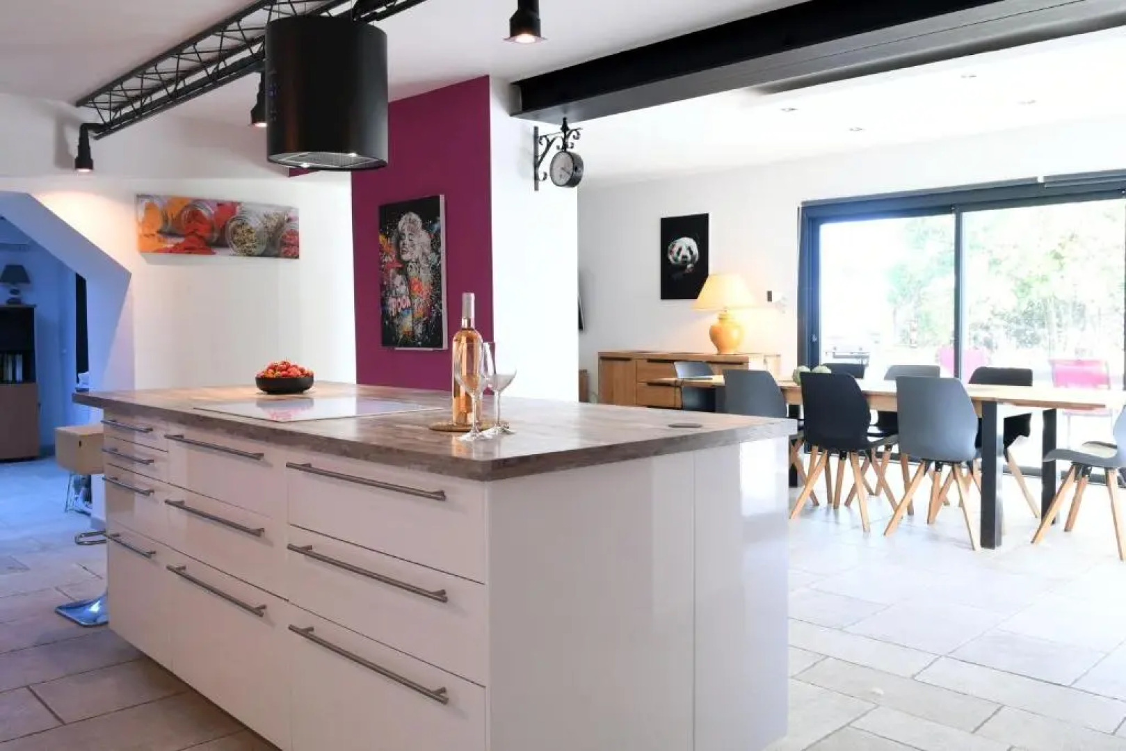 Reposante villa avec grande piscine