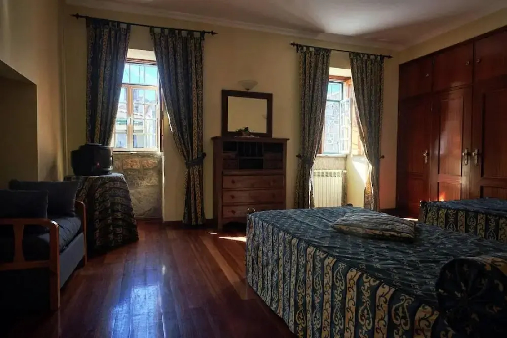 2Br Serra da Estrela Escape-cheese & Wine, Parking