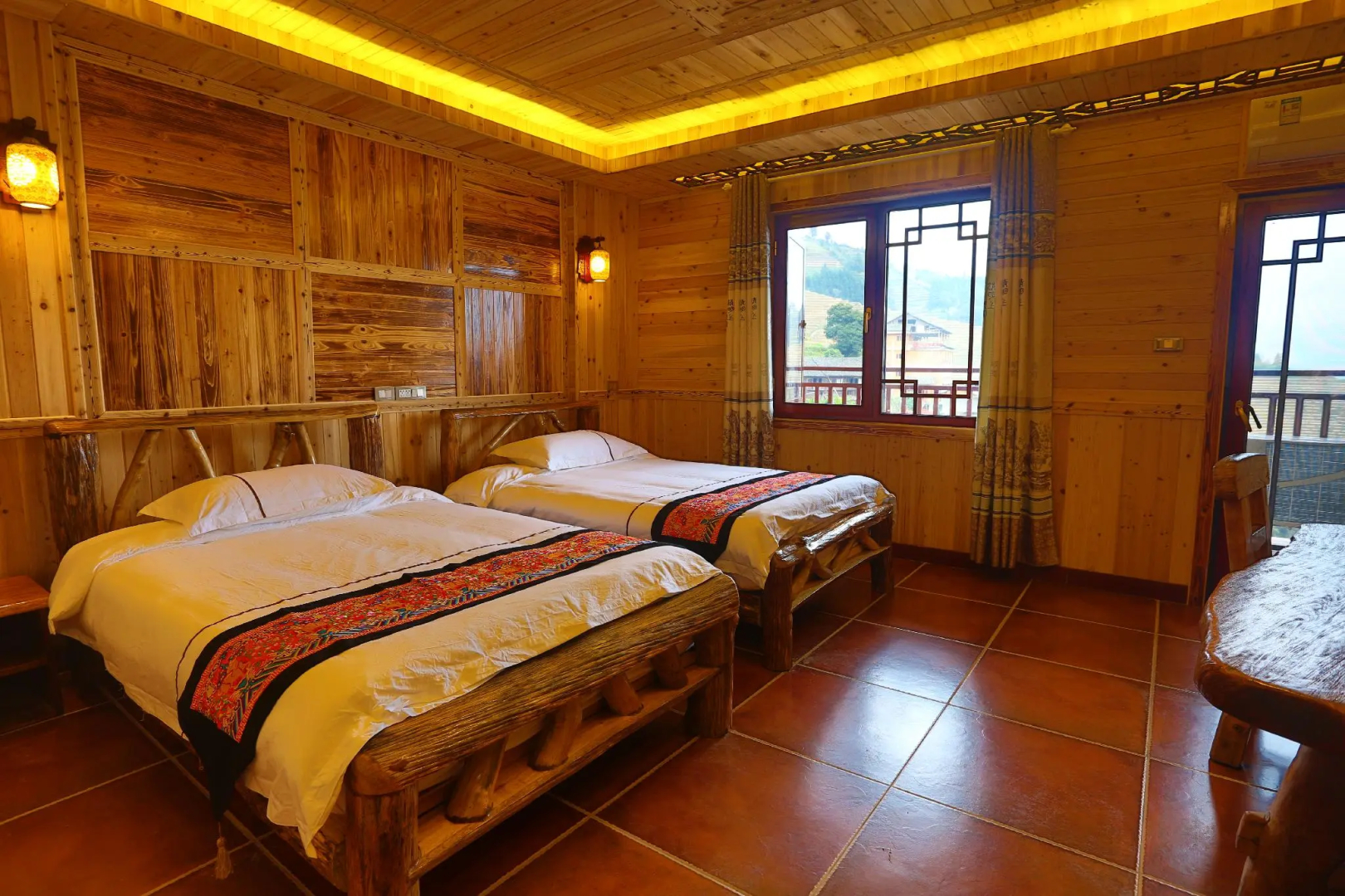 Longji Holiday Hotel
