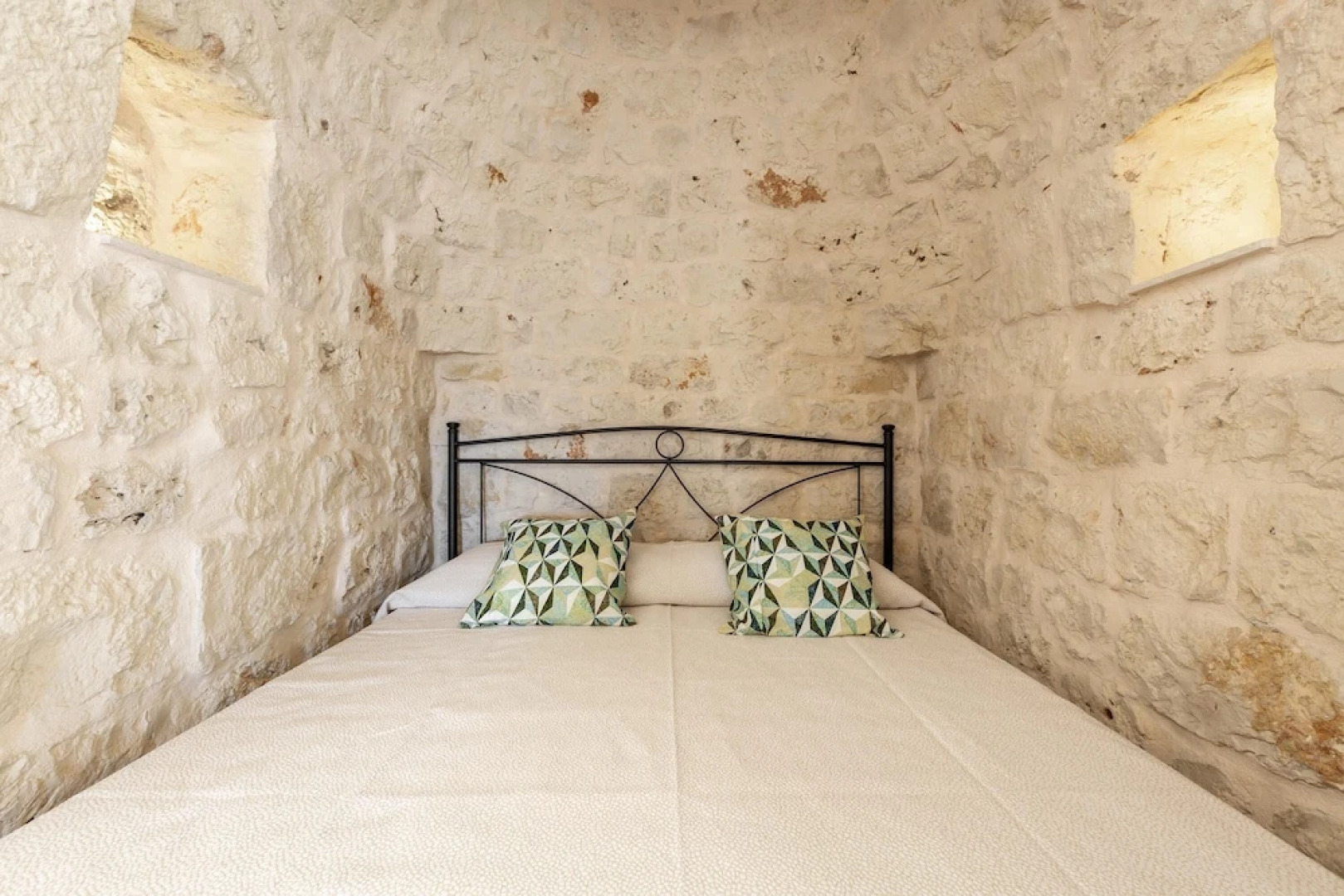 3360 Trulli Pangi by Perle di Puglia