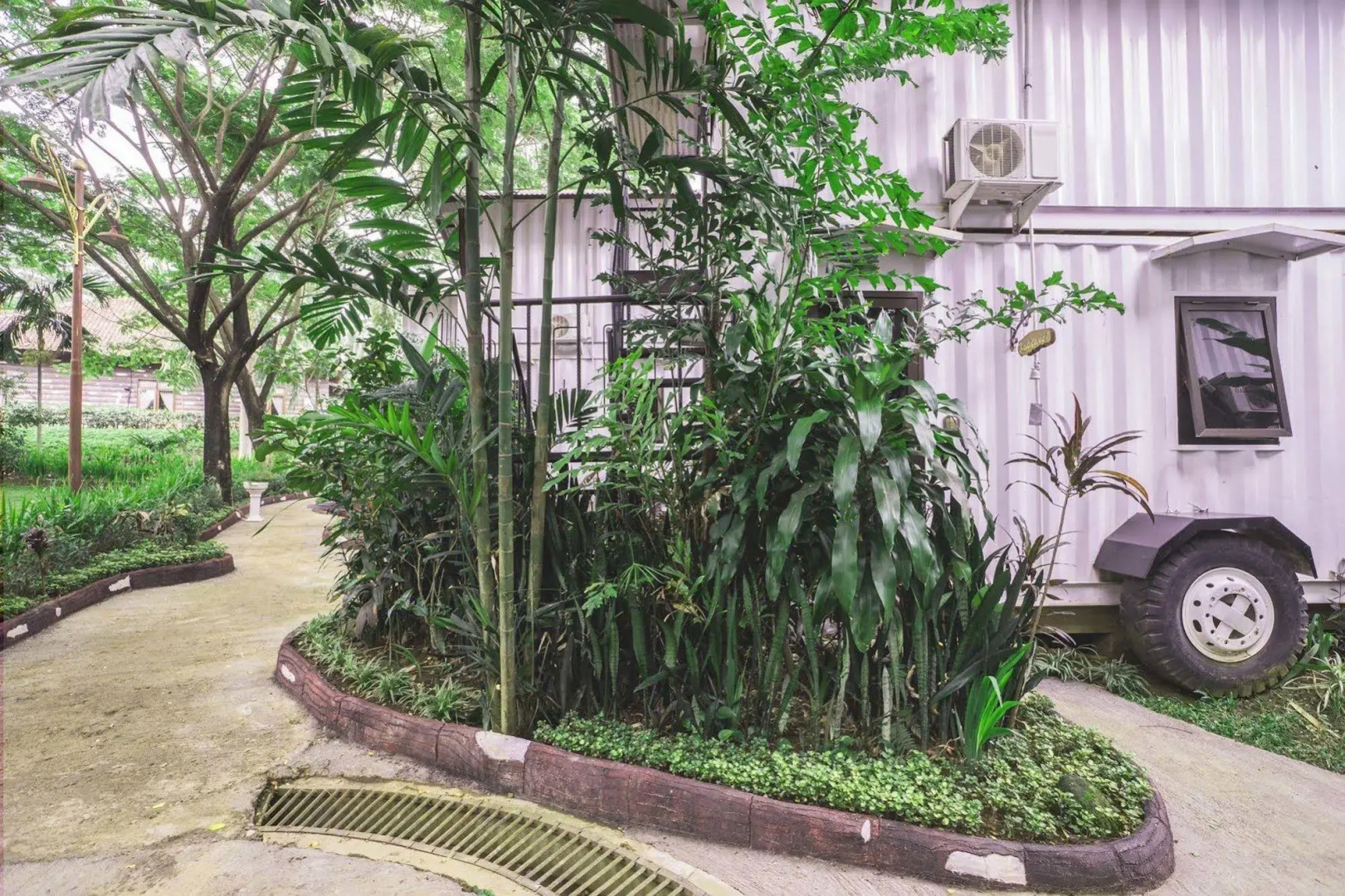 Royal Caravan Hotel Trawas