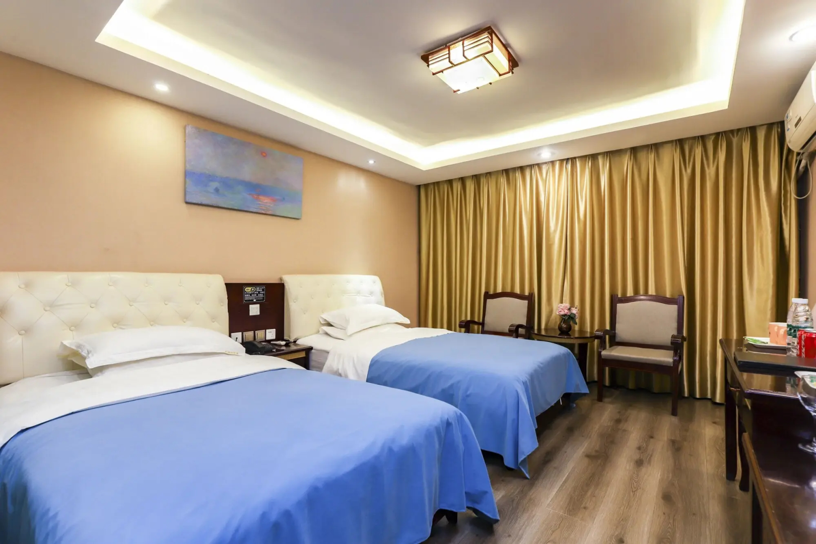 Mount Emei Happy Hotel