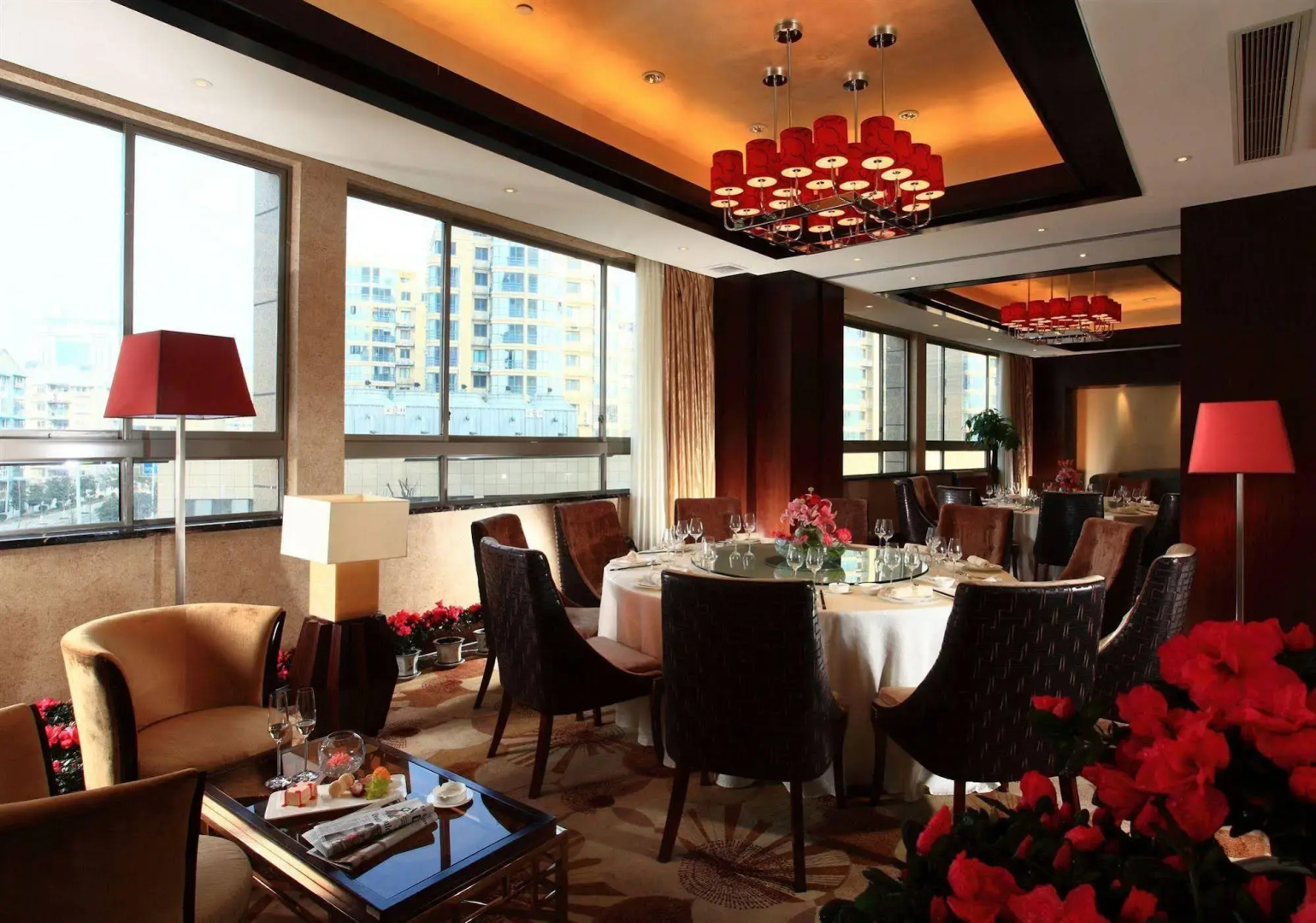 Huaqiao New Century Grand Hotel