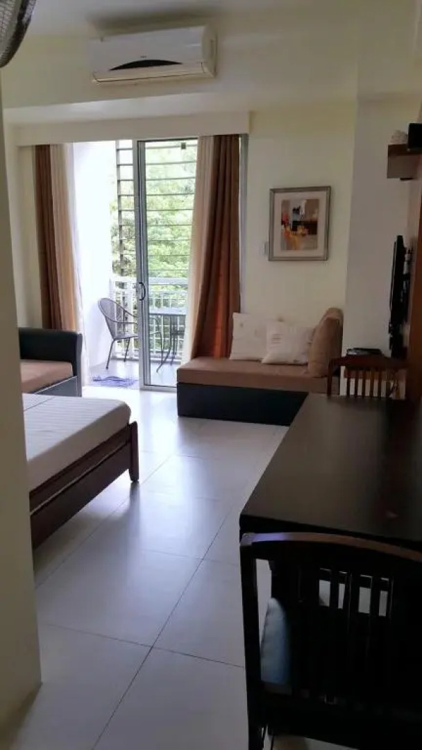 Pico De Loro - Myna B Studio