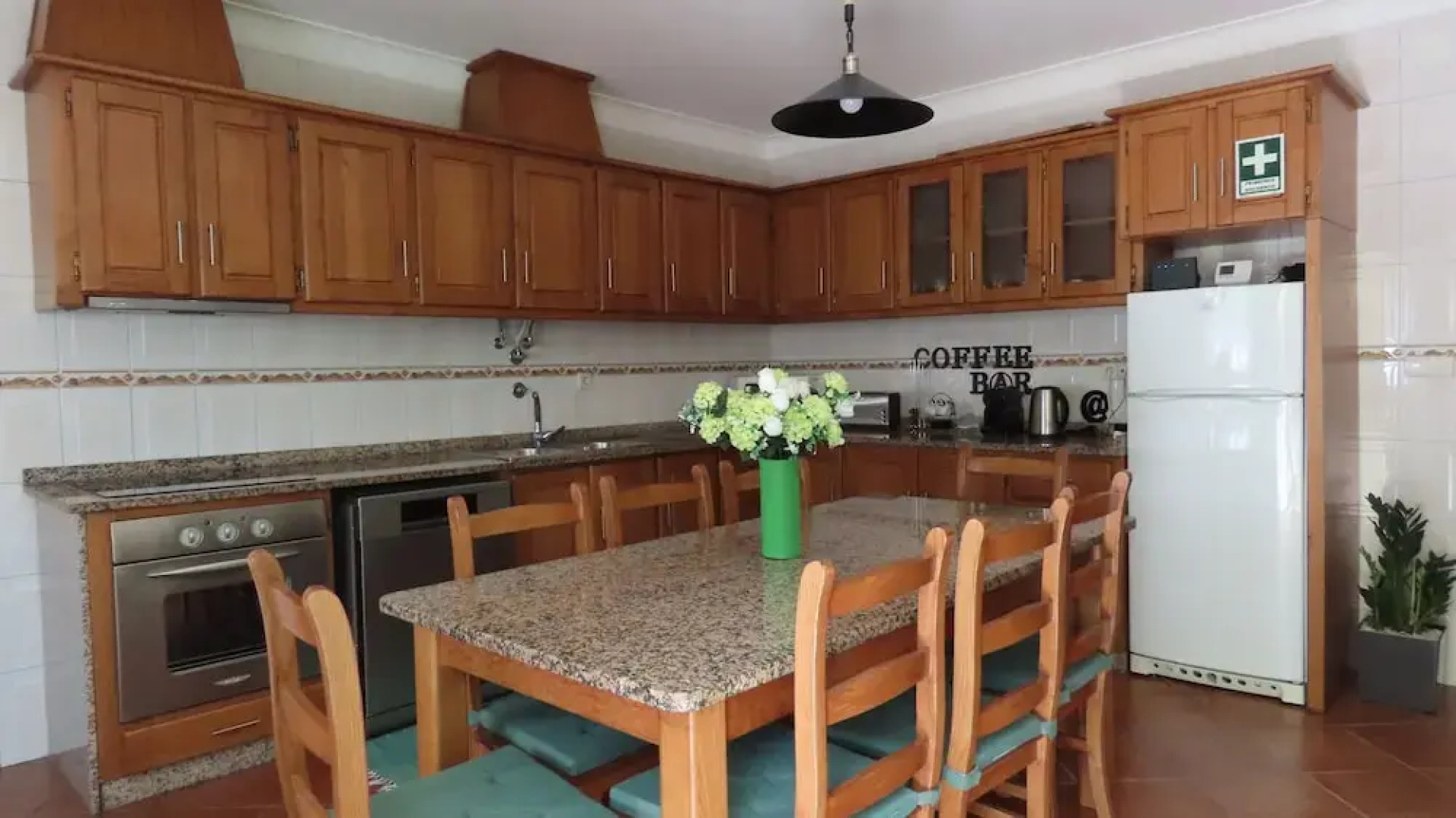 Lovely 3-bed House in Queimada Ideal for Families