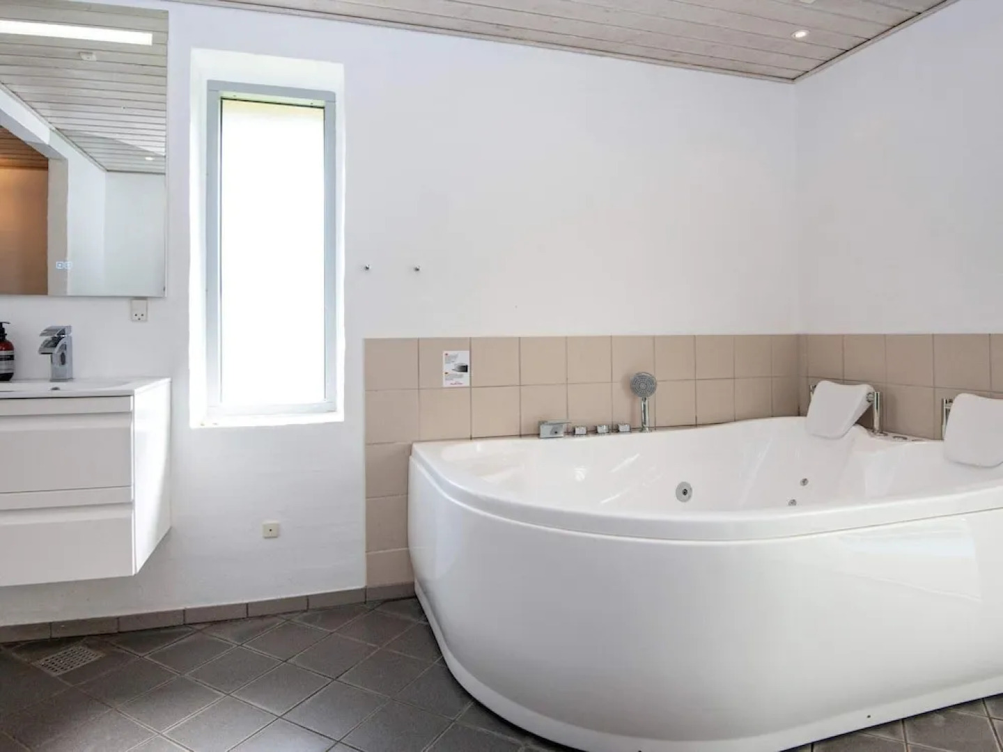 8 Person Holiday Home in Knebel-by Traum