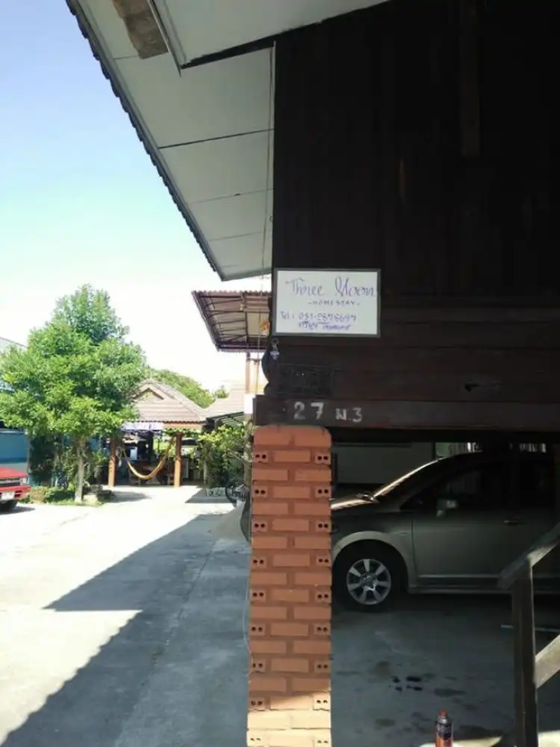 Three Moons Homestay