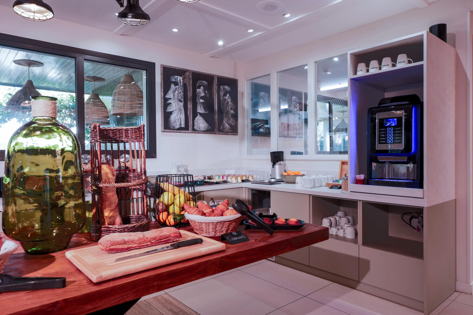 Kyriad Marseille - Vitrolles Aéroport