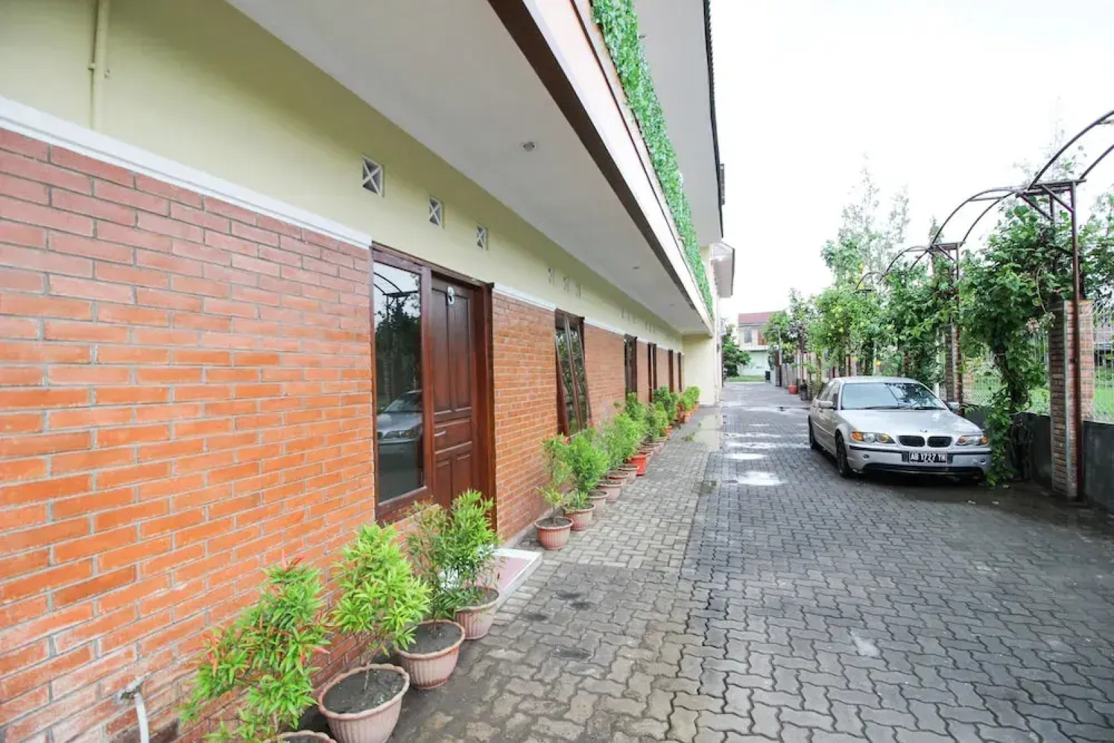 RedDoorz near Desa Wisata Kasongan
