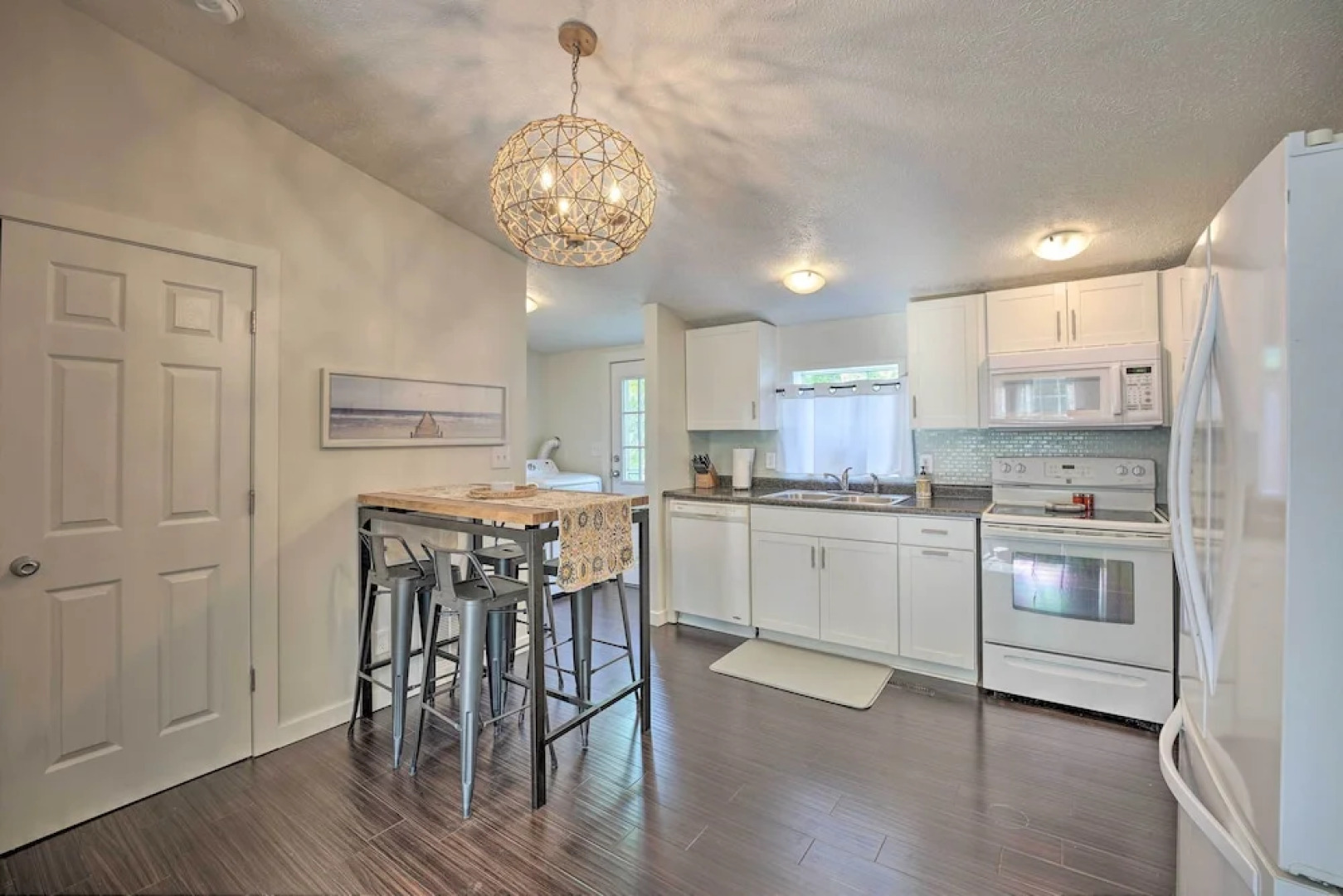 Breezy Coloma Getaway w/ Grill - 1 Mi to Beaches!