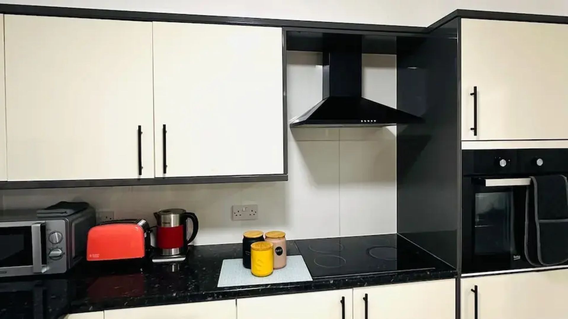 Ibate Apartments - Cozy 2 Bedroom Home