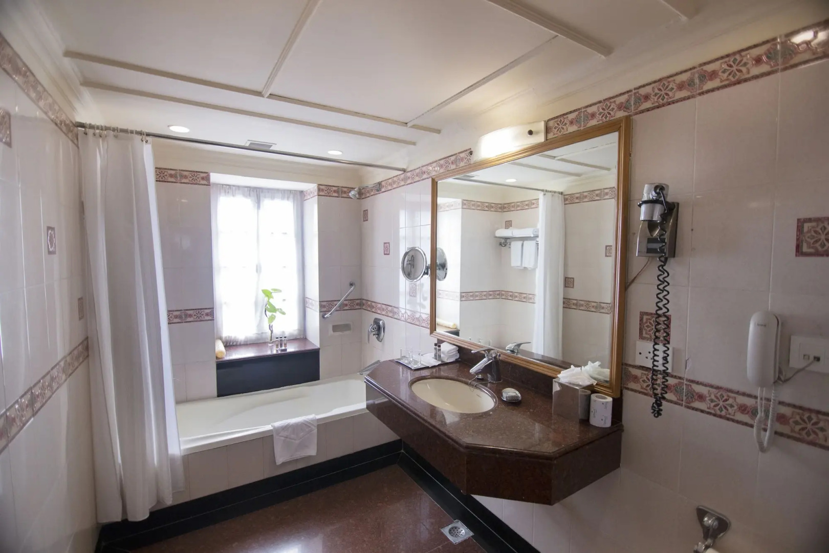 Ambassador, New Delhi - IHCL SeleQtions