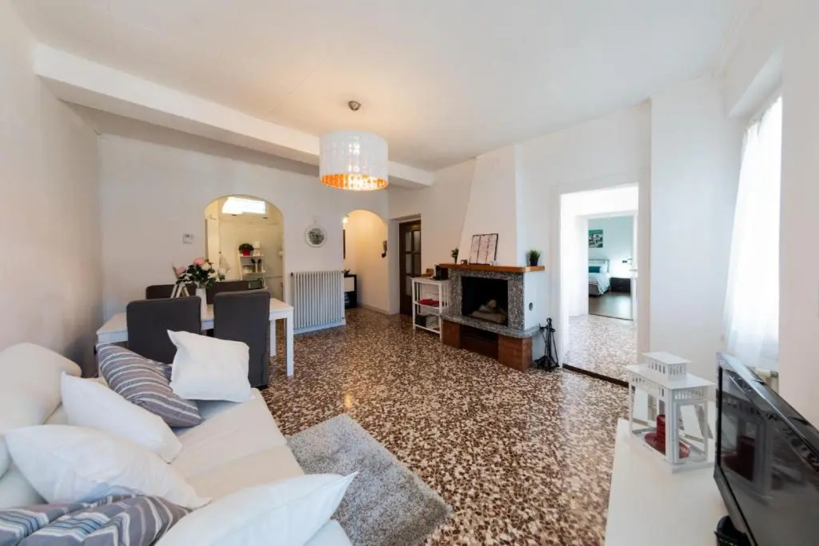 Family Nest Overlooking Lake Como