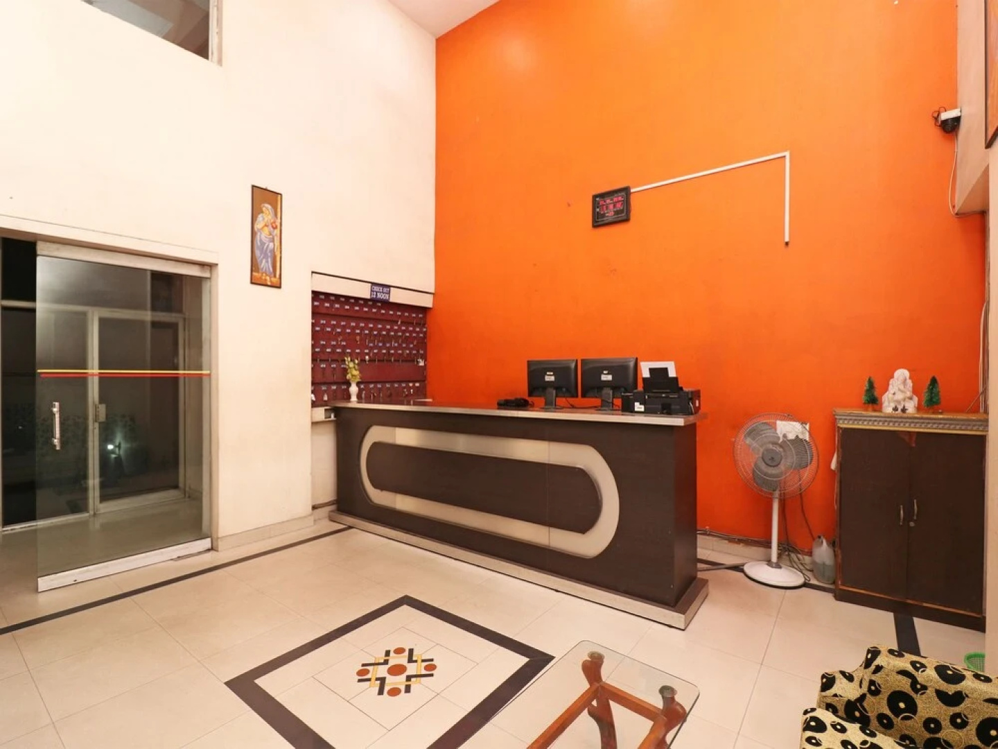 OYO 18838 Hotel Ta-tin