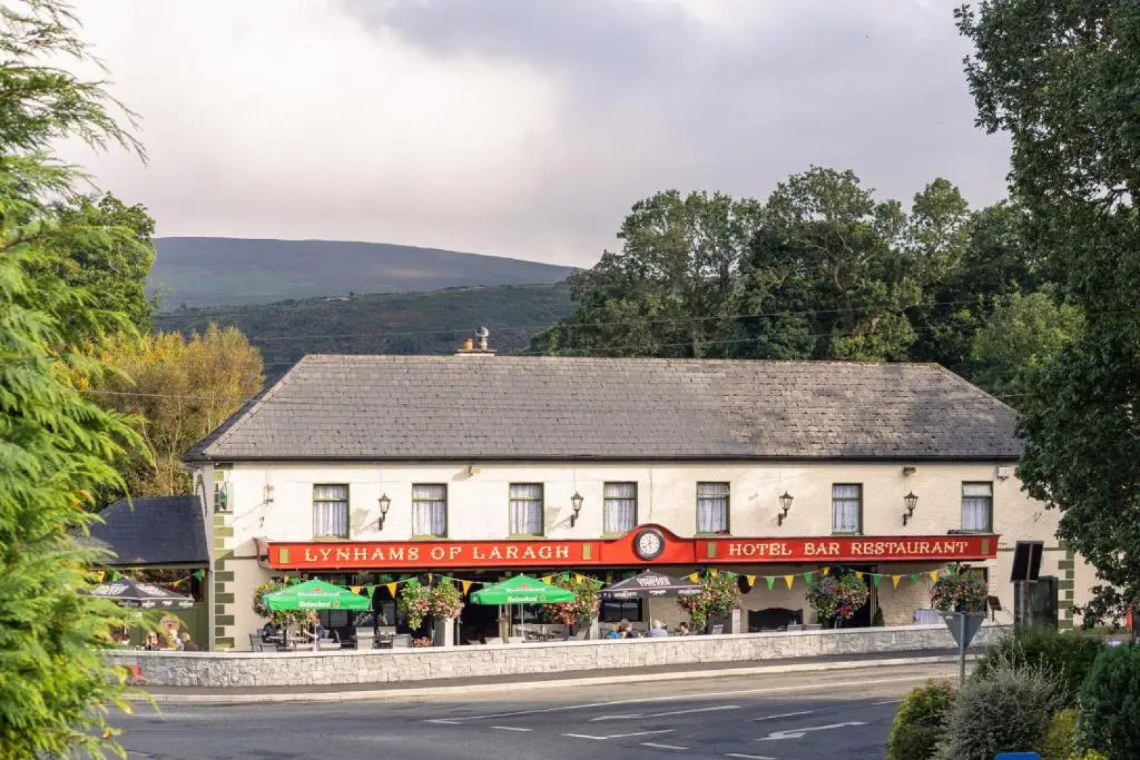 Lynhams Hotel