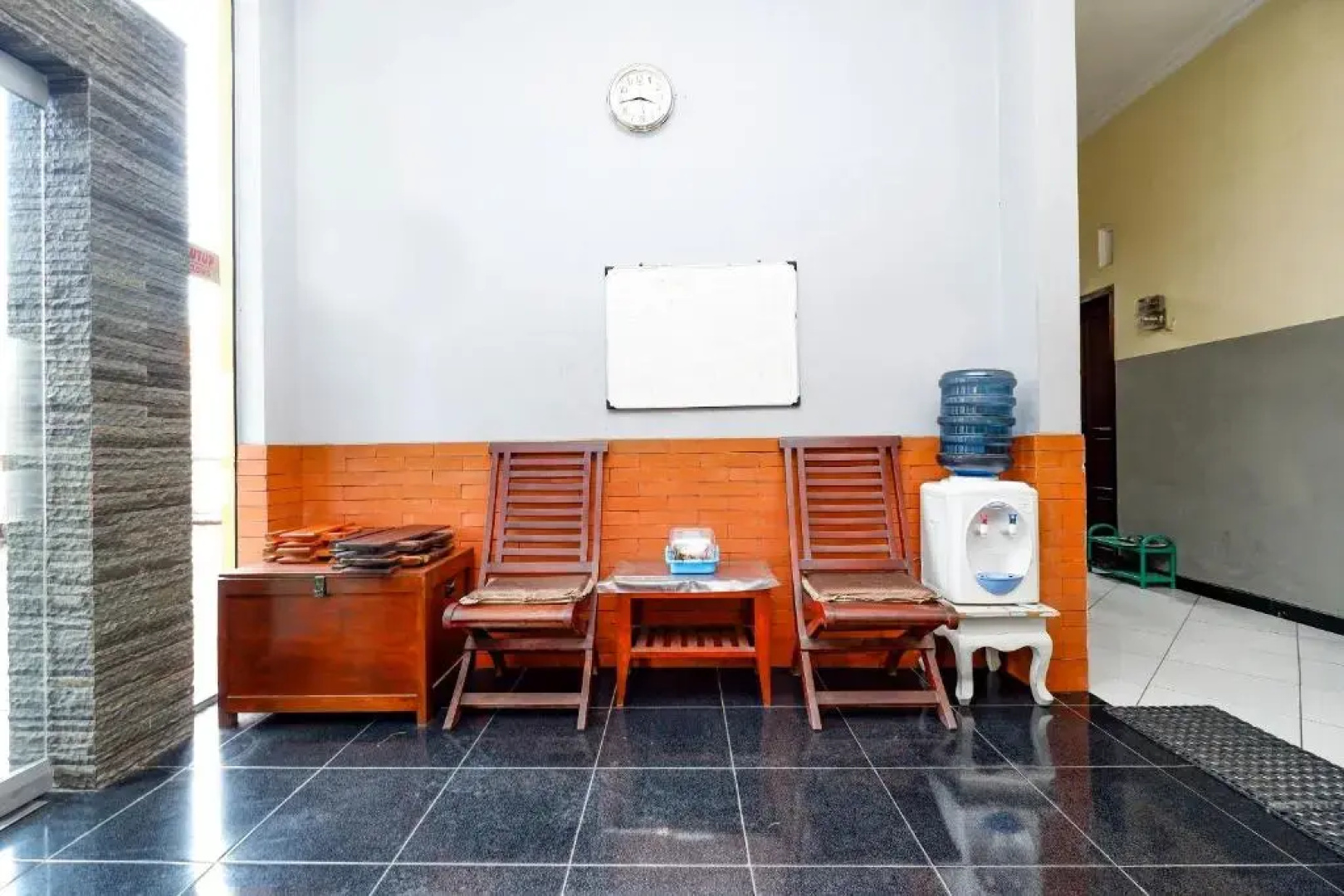 SPOT ON 2209 Solo Point Guest House Syariah